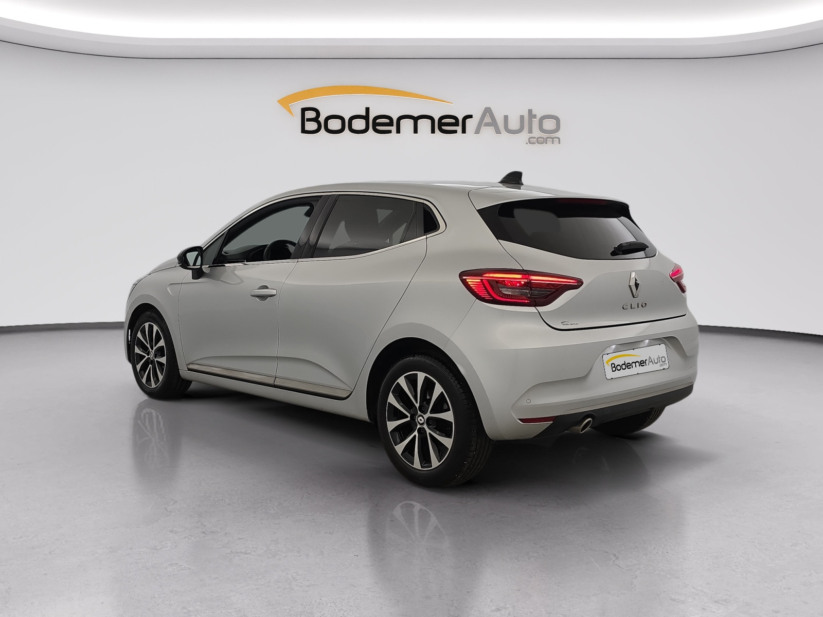 Vente en ligne Renault Clio 5 Clio TCe 90 au prix de 14 990 €