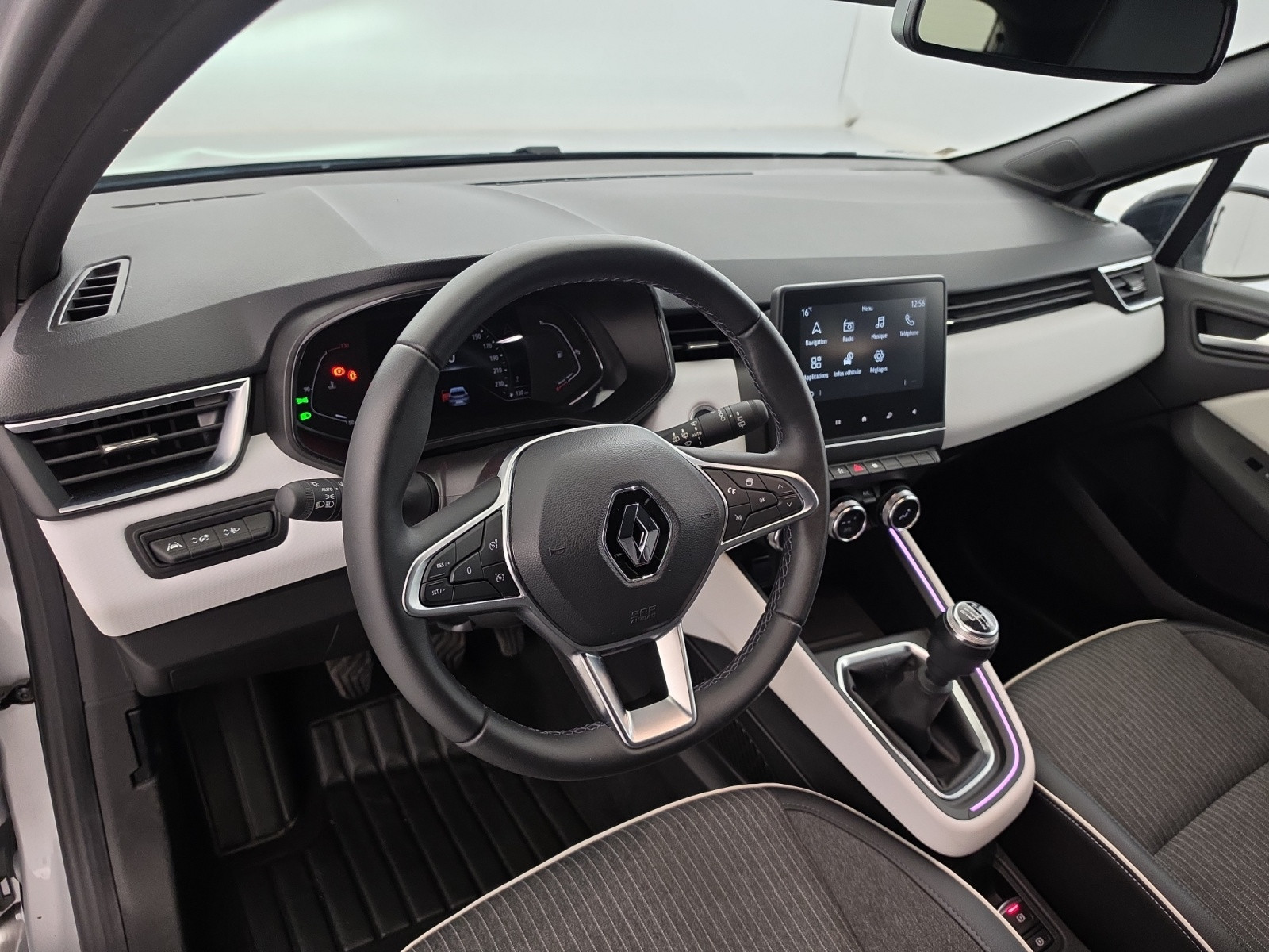 Vente en ligne Renault Clio 5 Clio TCe 90 au prix de 14 990 €
