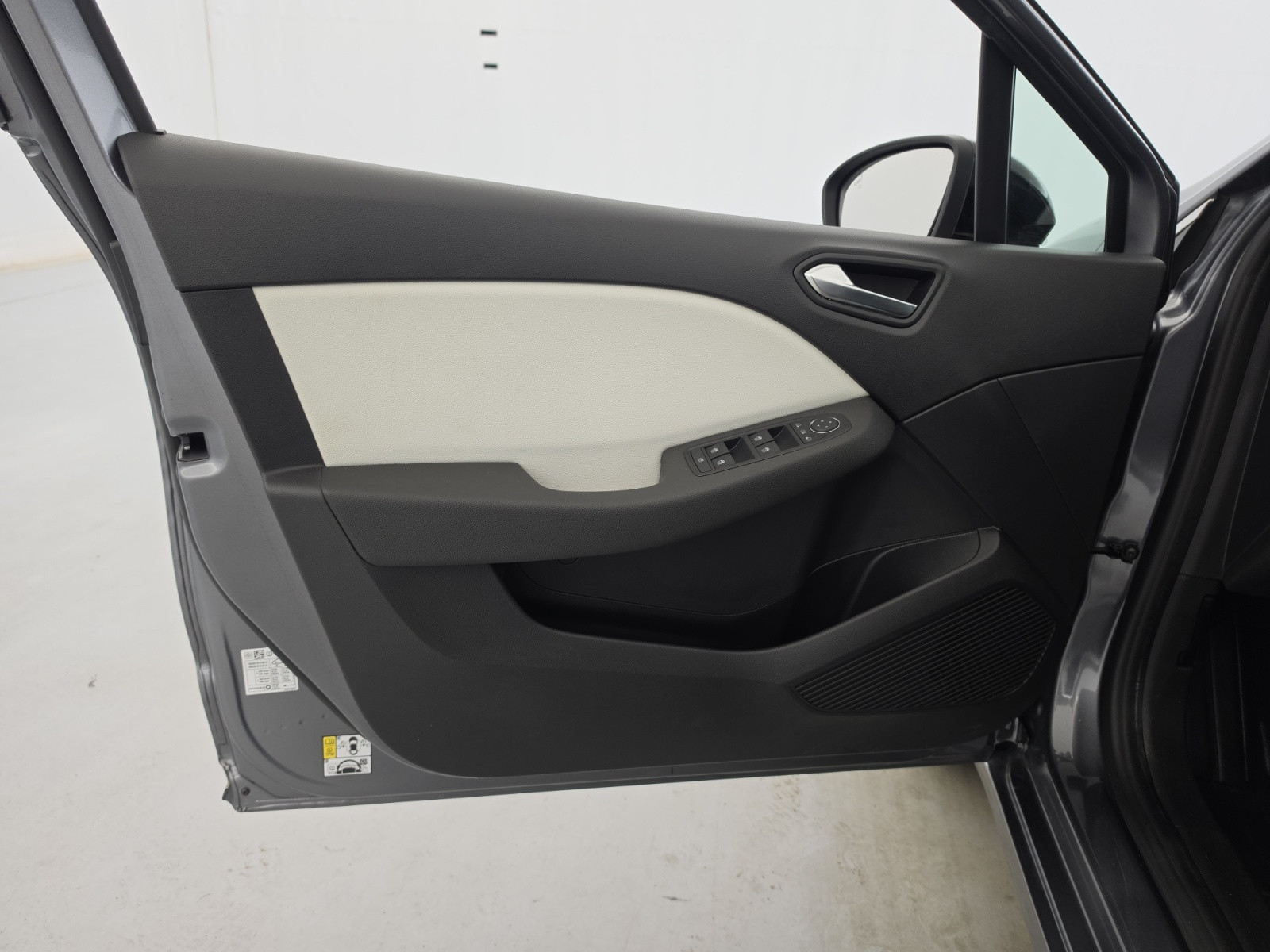 Vente en ligne Renault Clio 5 Clio E-Tech full hybrid 145 au prix de 18 890 €