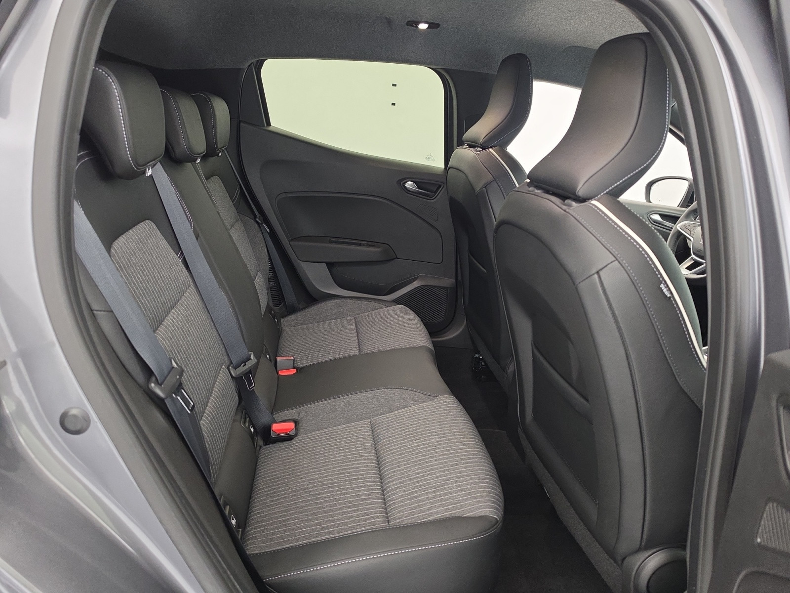Vente en ligne Renault Clio 5 Clio E-Tech full hybrid 145 au prix de 18 890 €