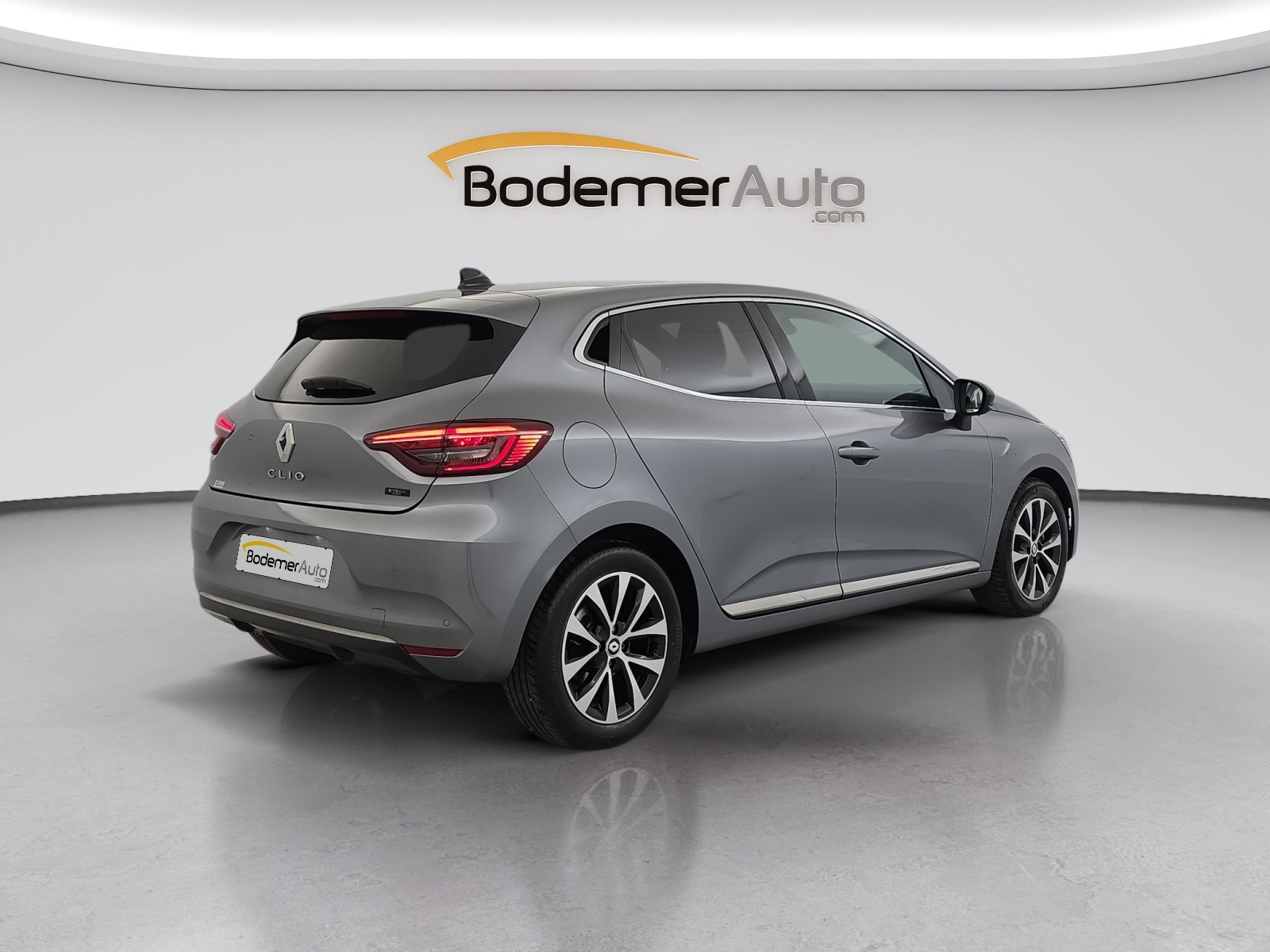 Vente en ligne Renault Clio 5 Clio E-Tech full hybrid 145 au prix de 18 890 €