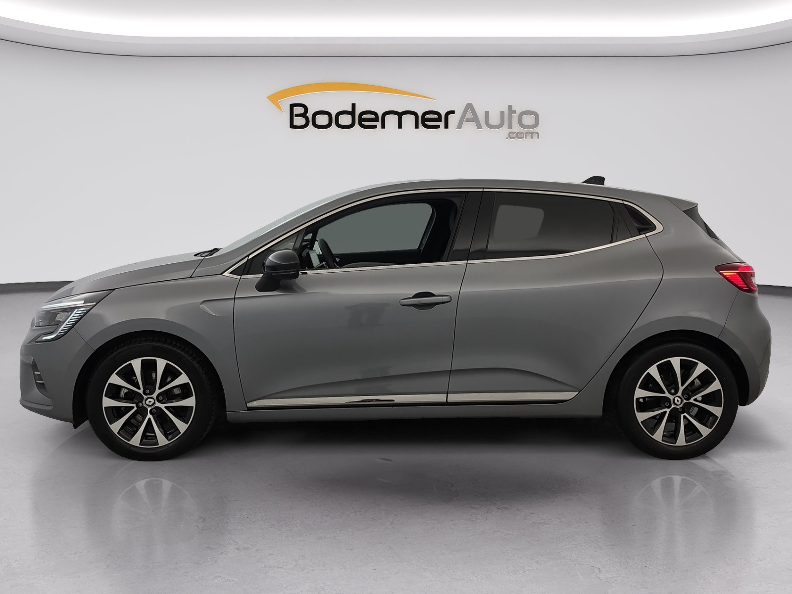 Vente en ligne Renault Clio 5 Clio E-Tech full hybrid 145 au prix de 18 890 €