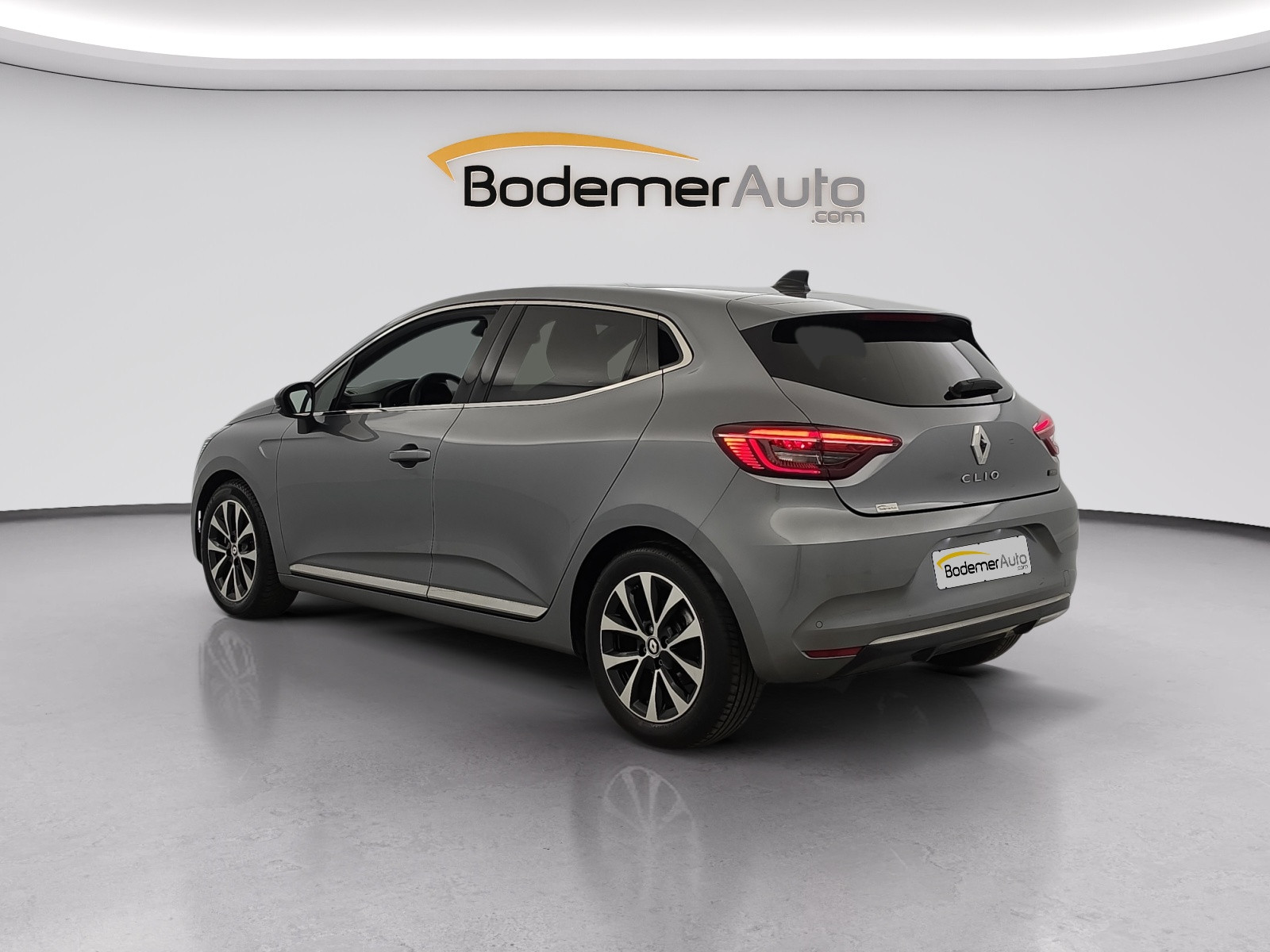 Vente en ligne Renault Clio 5 Clio E-Tech full hybrid 145 au prix de 18 890 €
