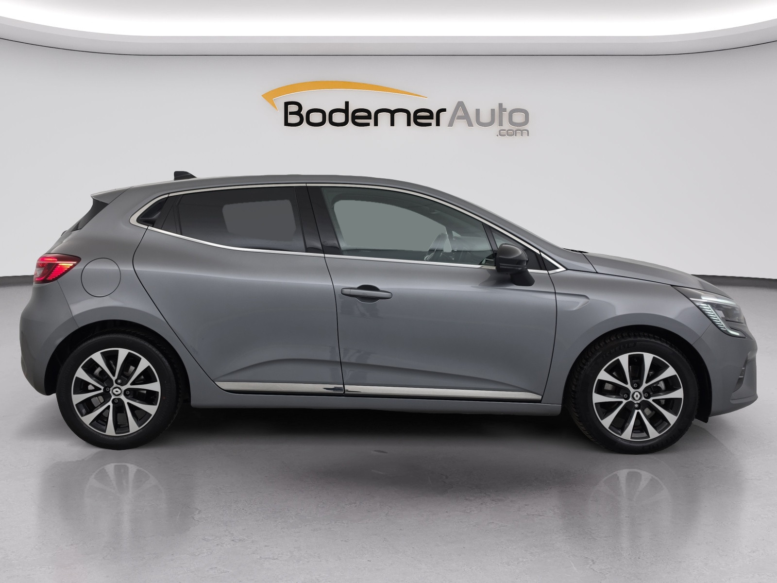 Vente en ligne Renault Clio 5 Clio E-Tech full hybrid 145 au prix de 18 890 €