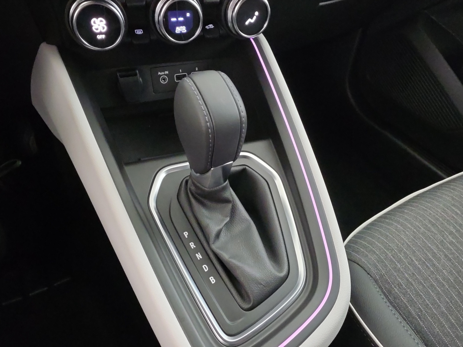 Vente en ligne Renault Clio 5 Clio E-Tech full hybrid 145 au prix de 18 890 €