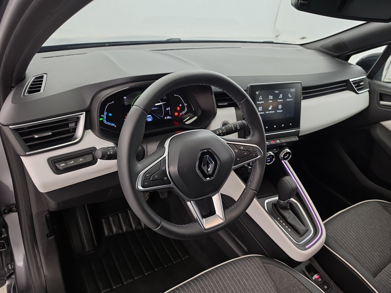 Vente en ligne Renault Clio 5 Clio E-Tech full hybrid 145 au prix de 18 890 €