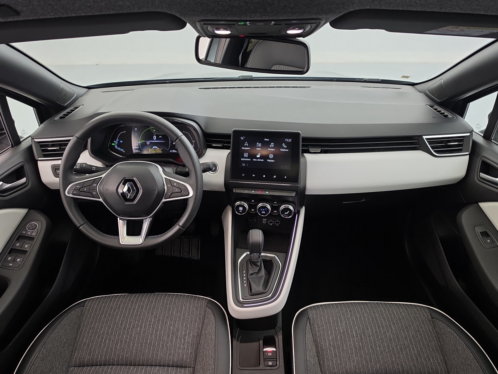 Vente en ligne Renault Clio 5 Clio E-Tech full hybrid 145 au prix de 18 890 €
