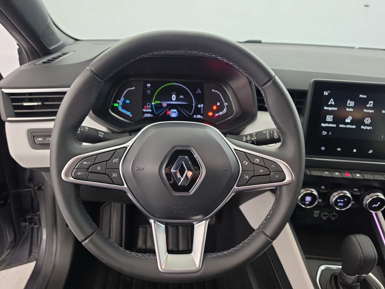 Vente en ligne Renault Clio 5 Clio E-Tech full hybrid 145 au prix de 18 890 €