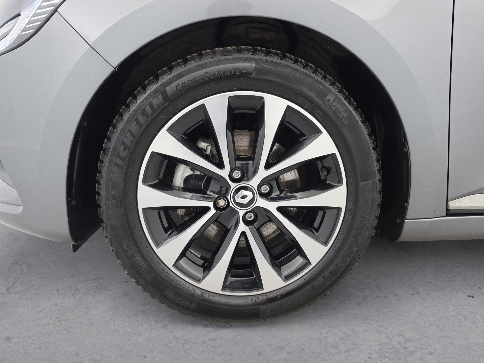 Vente en ligne Renault Clio 5 Clio E-Tech full hybrid 145 au prix de 18 890 €
