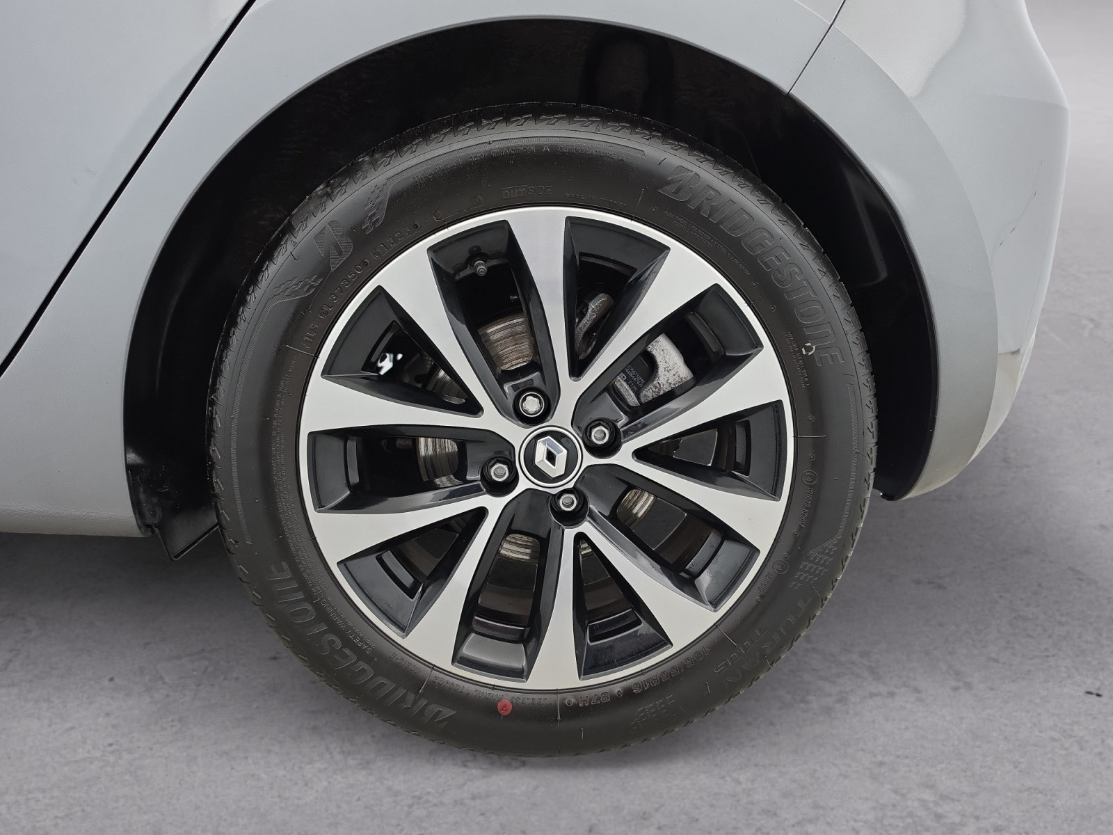 Vente en ligne Renault Clio 5 Clio E-Tech full hybrid 145 au prix de 18 890 €