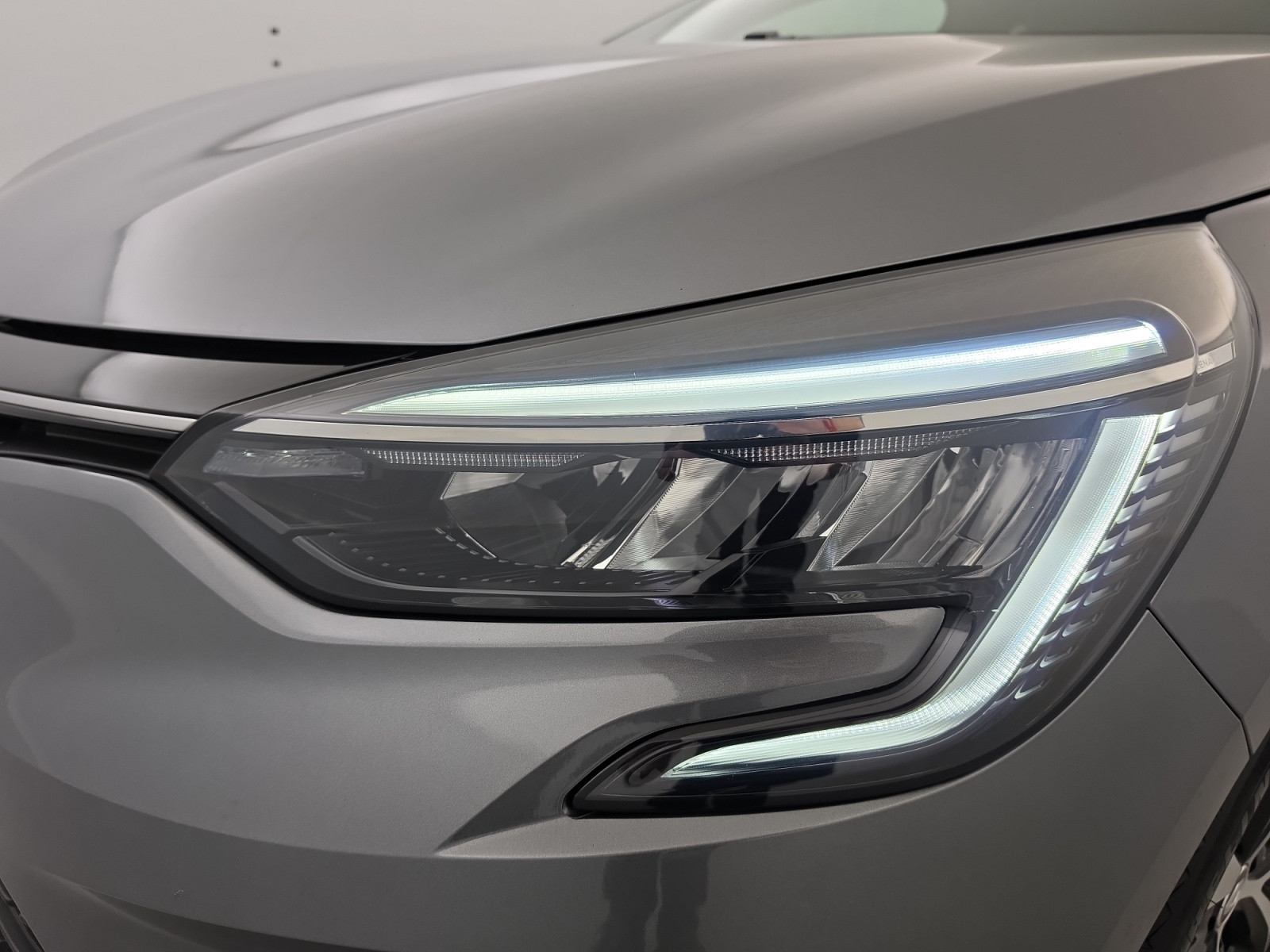Vente en ligne Renault Clio 5 Clio E-Tech full hybrid 145 au prix de 18 890 €