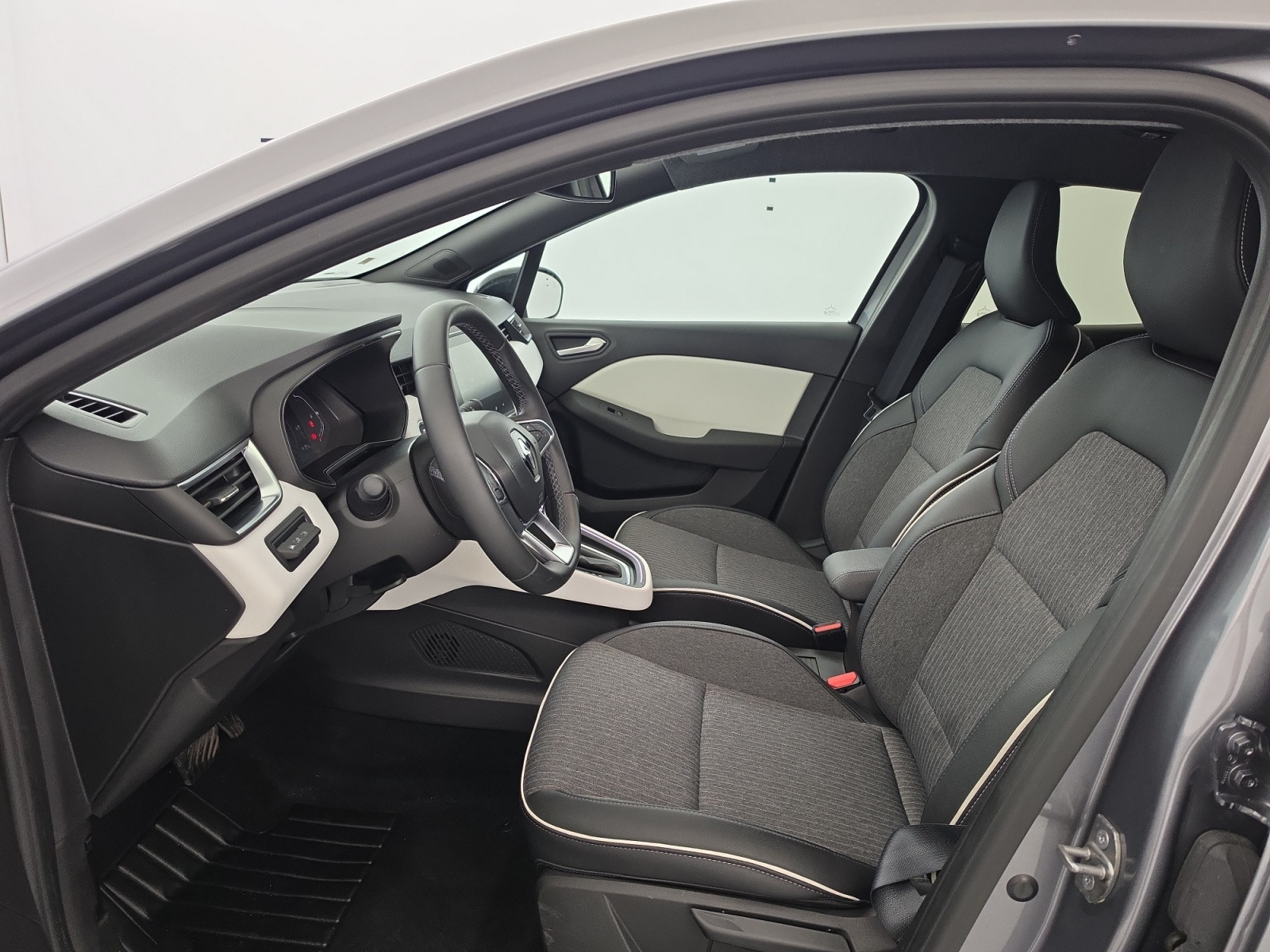 Vente en ligne Renault Clio 5 Clio E-Tech full hybrid 145 au prix de 18 890 €