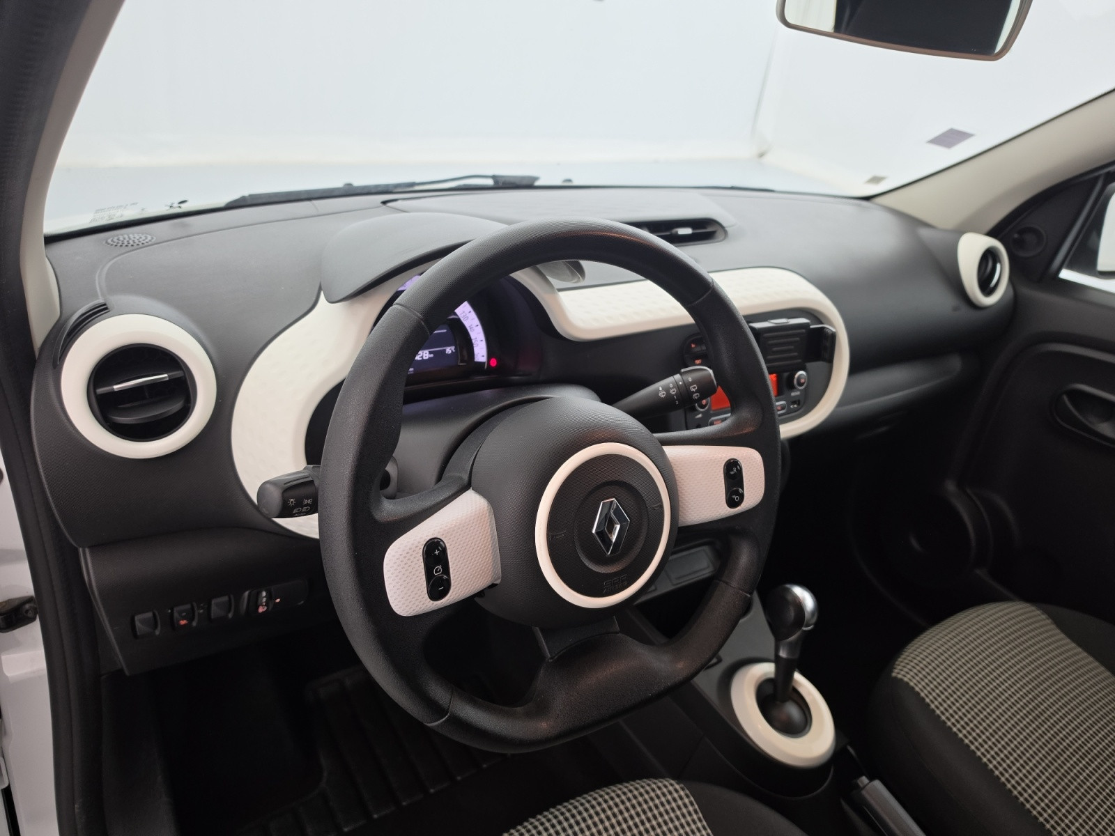 Vente en ligne Renault Twingo Electrique Twingo III E-Tech au prix de 12 990 €