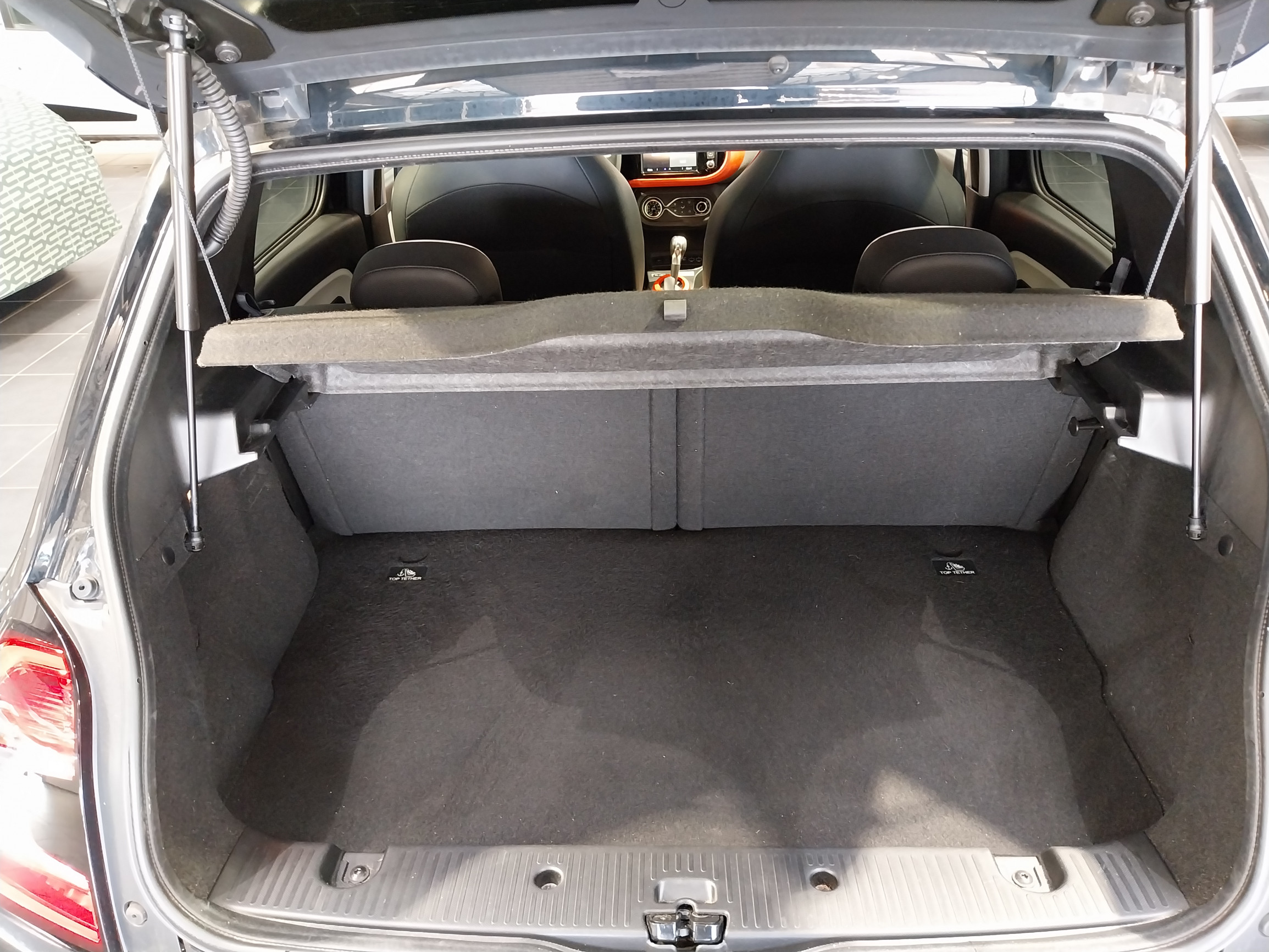 Vente en ligne Renault Twingo 3  TCe 95 EDC au prix de 13 990 €