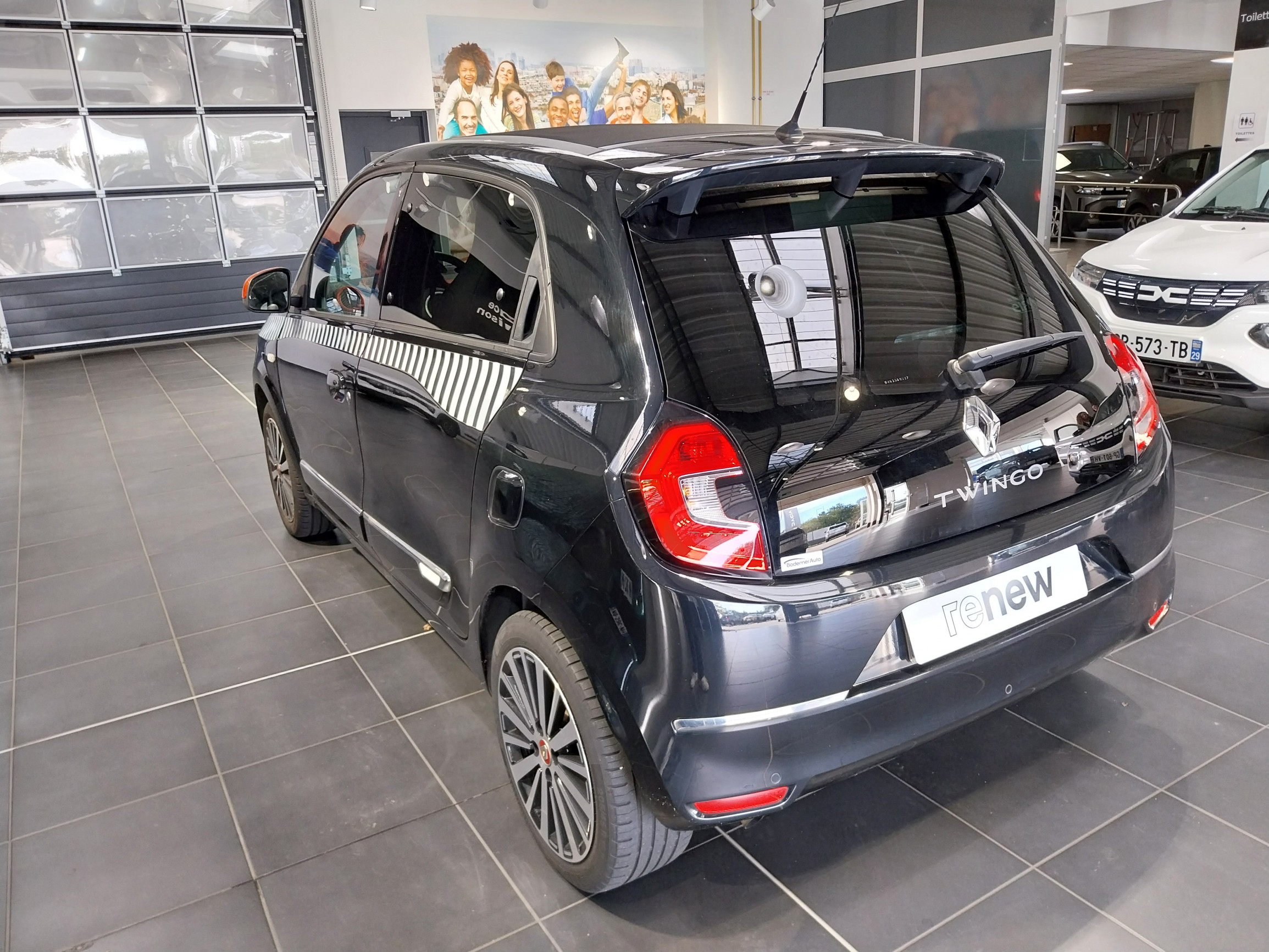 Vente en ligne Renault Twingo 3  TCe 95 EDC au prix de 13 990 €
