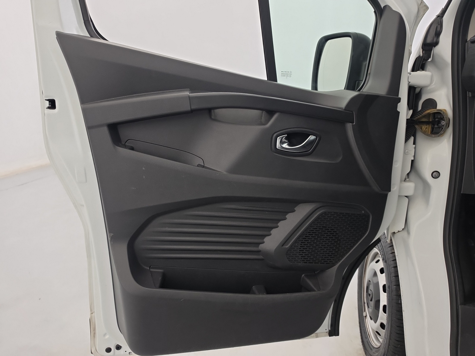 Vente en ligne Renault Trafic 3 Fourgon TRAFIC FGN L2H1 3000 KG BLUE DCI 130 au prix de 22 990 €