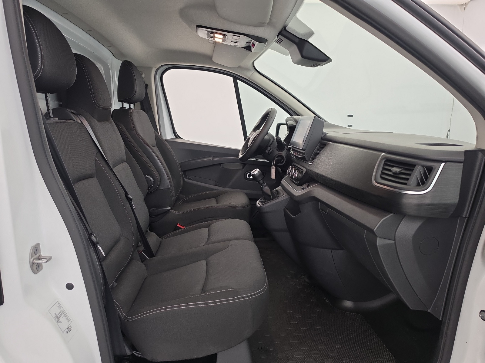 Vente en ligne Renault Trafic 3 Fourgon TRAFIC FGN L2H1 3000 KG BLUE DCI 130 au prix de 22 990 €