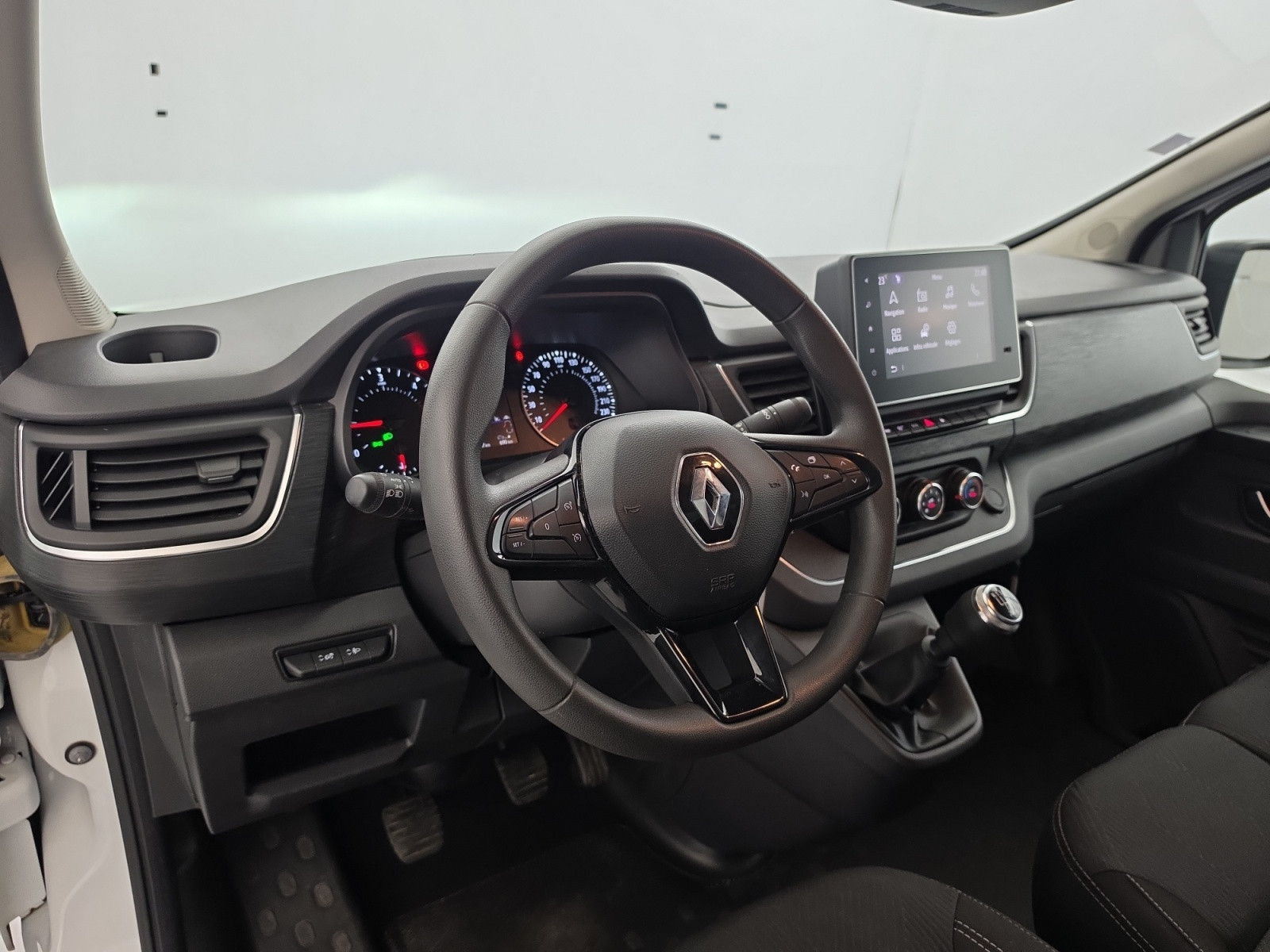 Vente en ligne Renault Trafic 3 Fourgon TRAFIC FGN L2H1 3000 KG BLUE DCI 130 au prix de 22 990 €