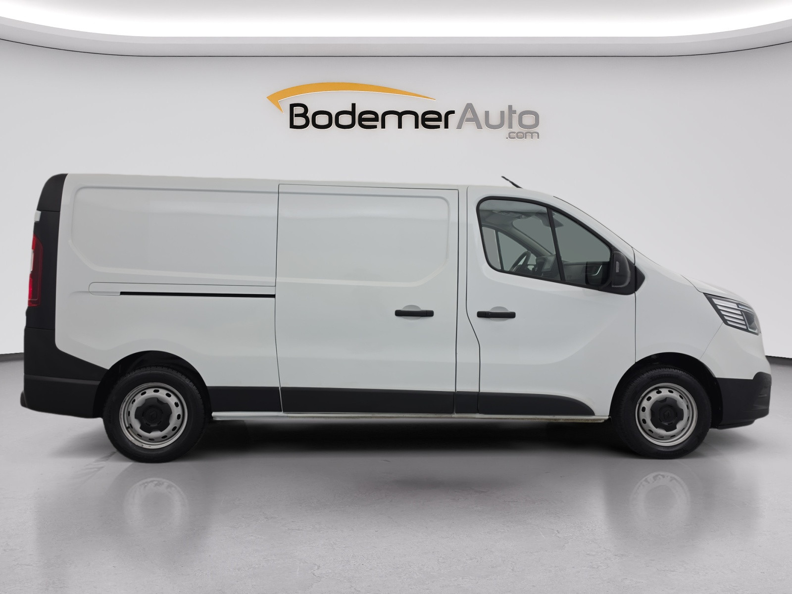 Vente en ligne Renault Trafic 3 Fourgon TRAFIC FGN L2H1 3000 KG BLUE DCI 130 au prix de 22 990 €