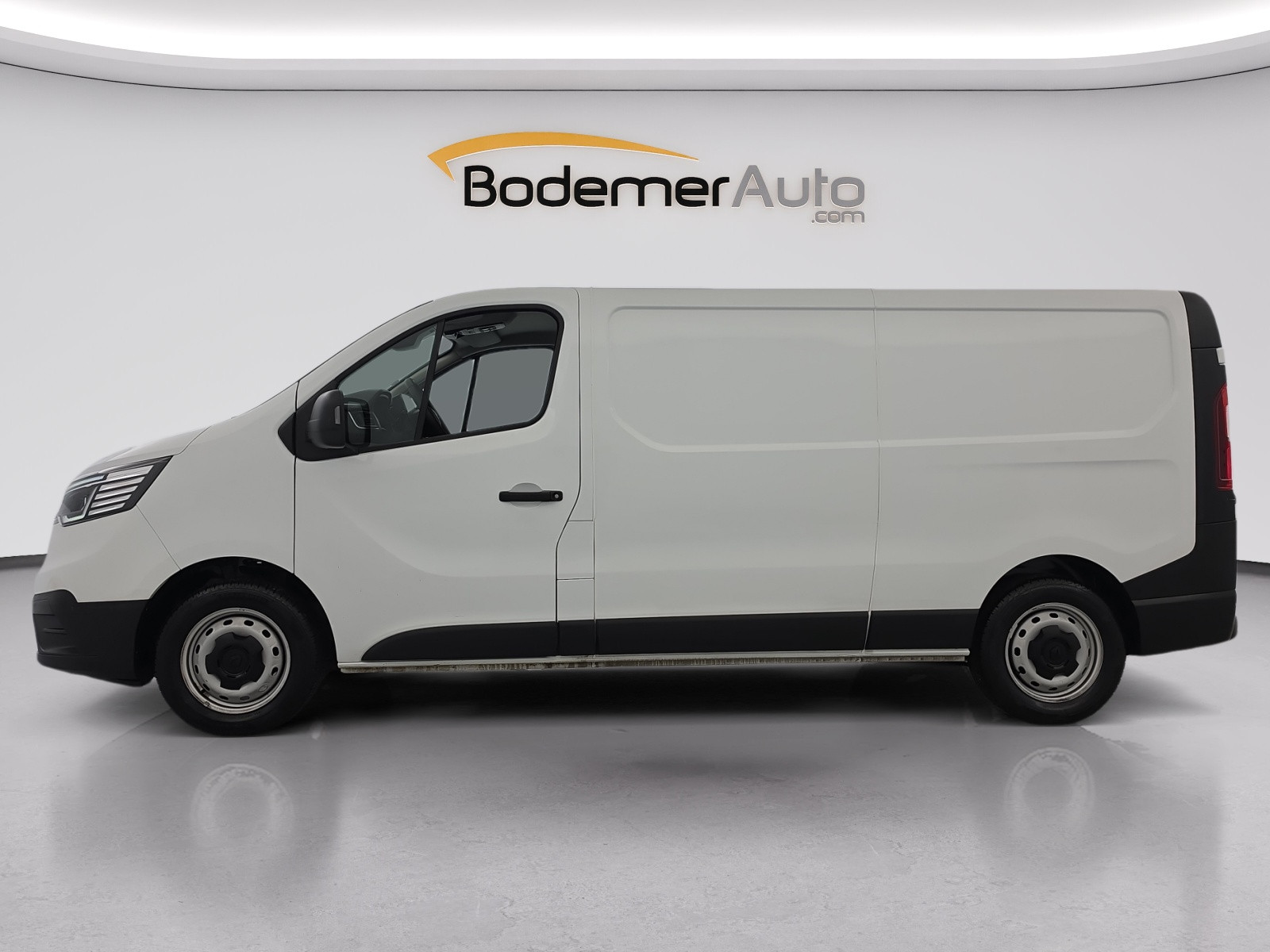Vente en ligne Renault Trafic 3 Fourgon TRAFIC FGN L2H1 3000 KG BLUE DCI 130 au prix de 22 990 €