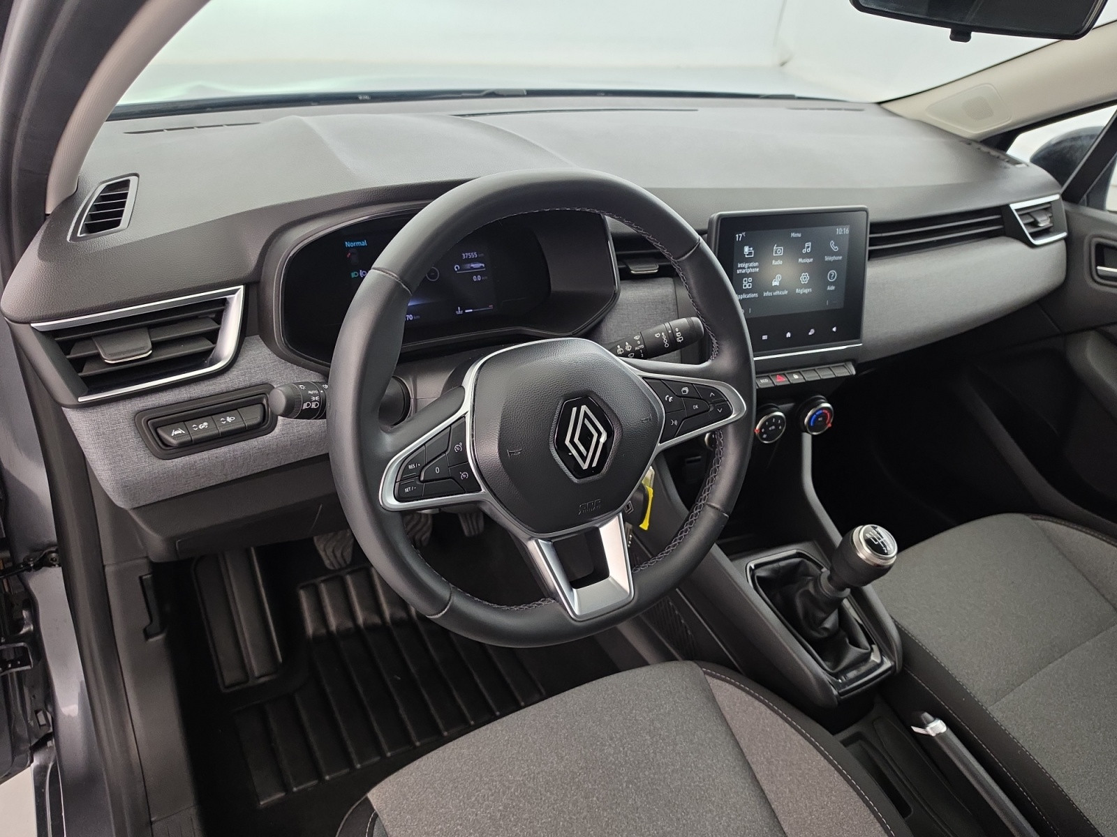 Vente en ligne Renault Clio 5 Clio TCe 90 au prix de 14 600 €