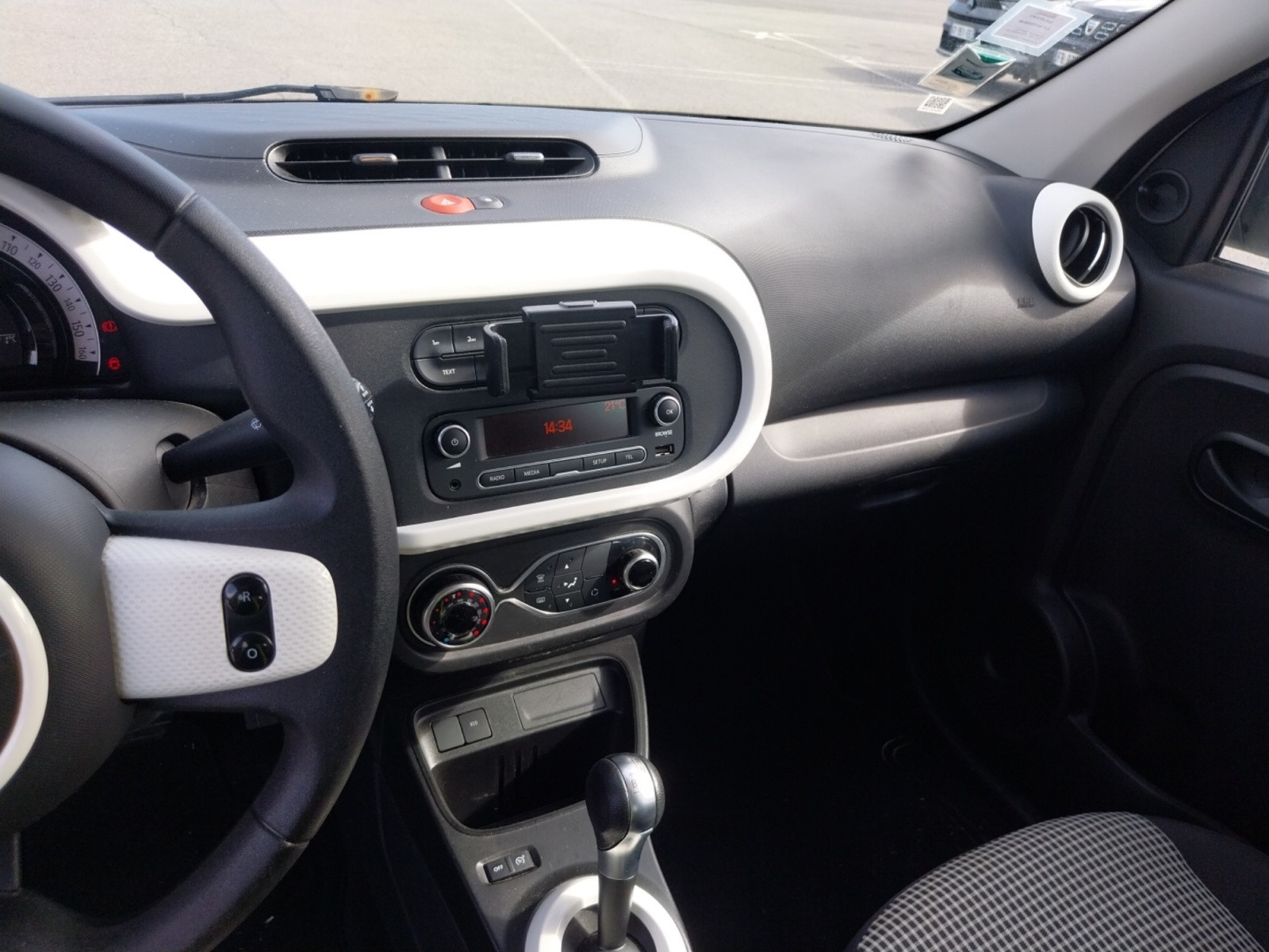 Vente en ligne Renault Twingo Electrique Twingo III E-Tech au prix de 12 990 €