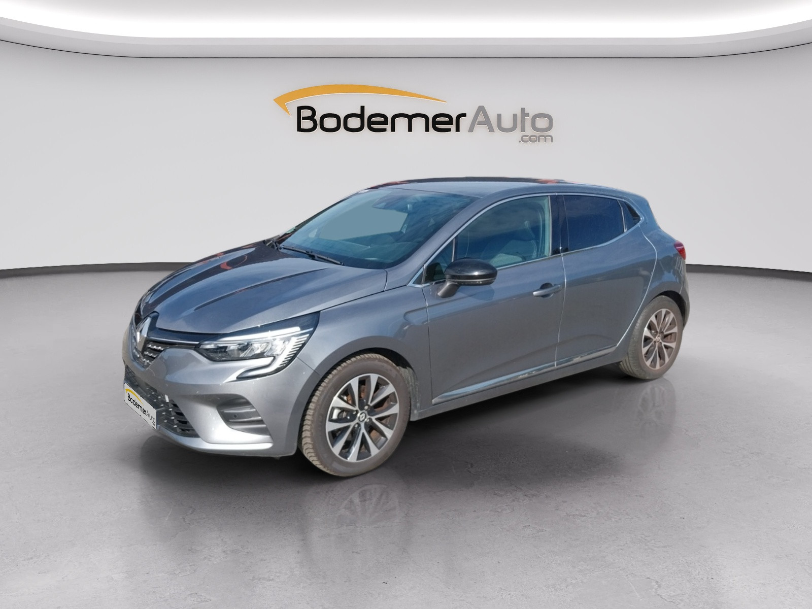 Renault Clio 5 Clio E-Tech full hybrid 145 occasion de 2023 en vente à Quimper