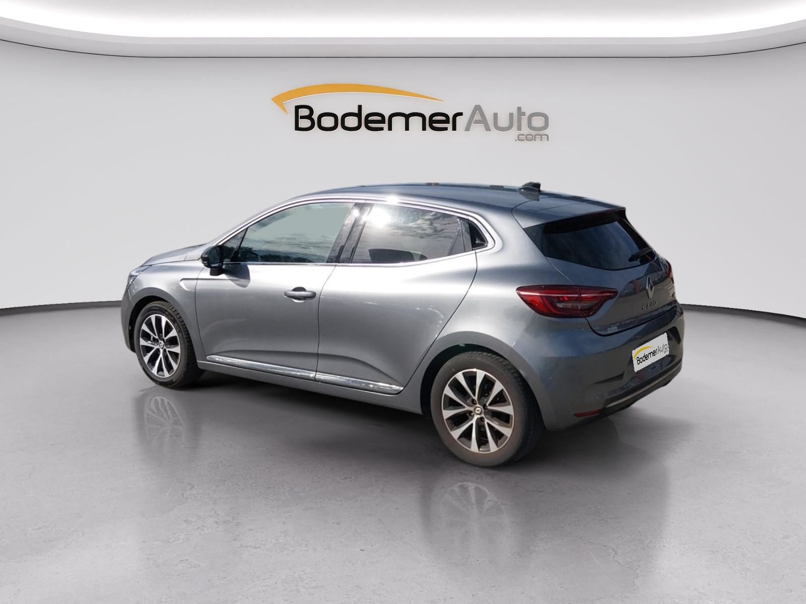 Vente en ligne Renault Clio 5 Clio E-Tech full hybrid 145 au prix de 18 890 €
