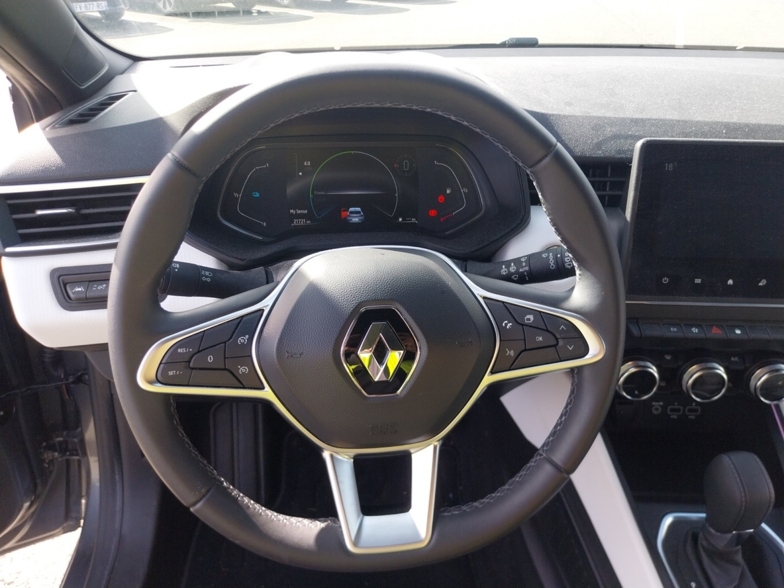 Vente en ligne Renault Clio 5 Clio E-Tech full hybrid 145 au prix de 18 890 €