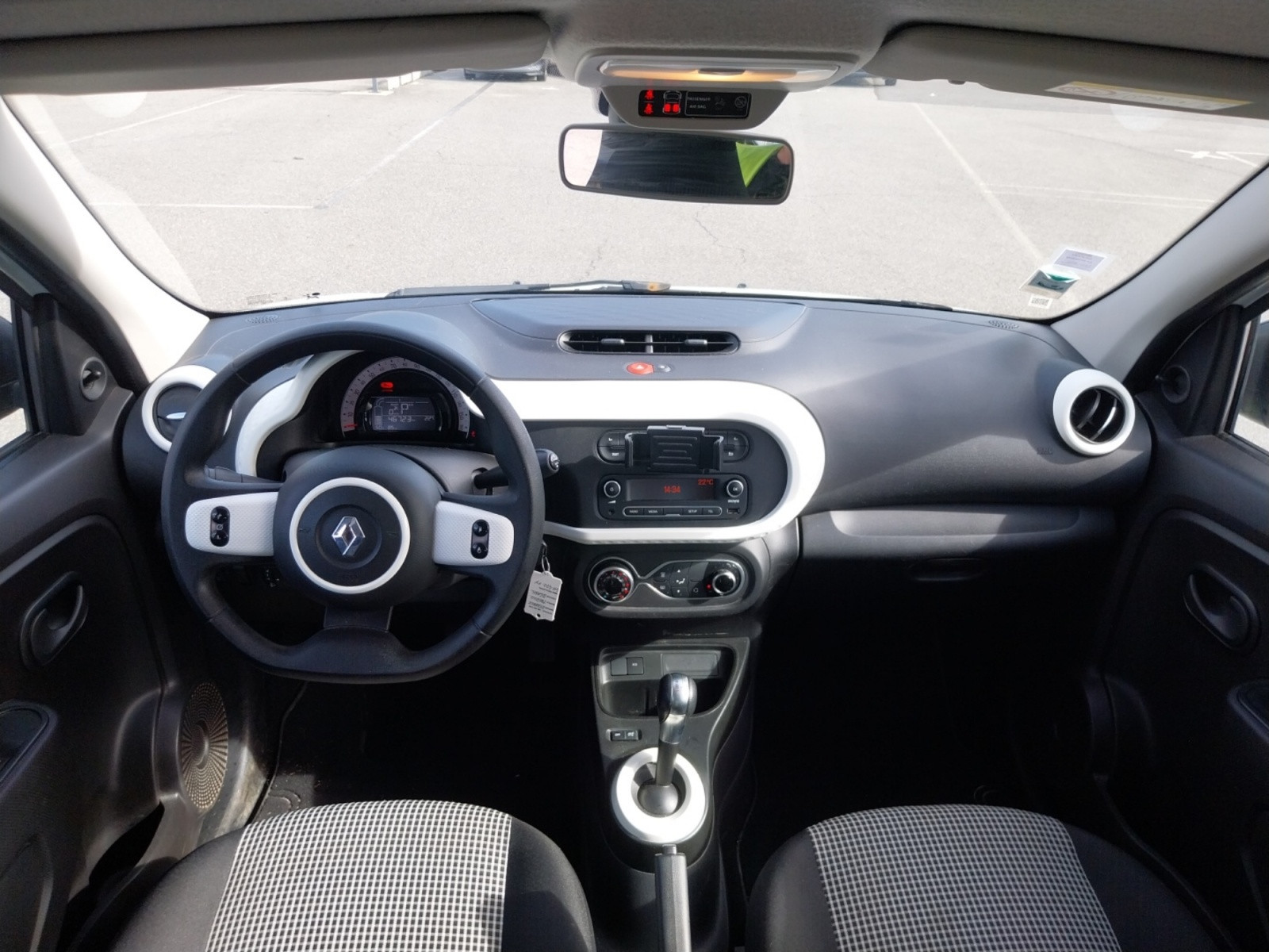 Vente en ligne Renault Twingo Electrique Twingo III E-Tech au prix de 12 990 €