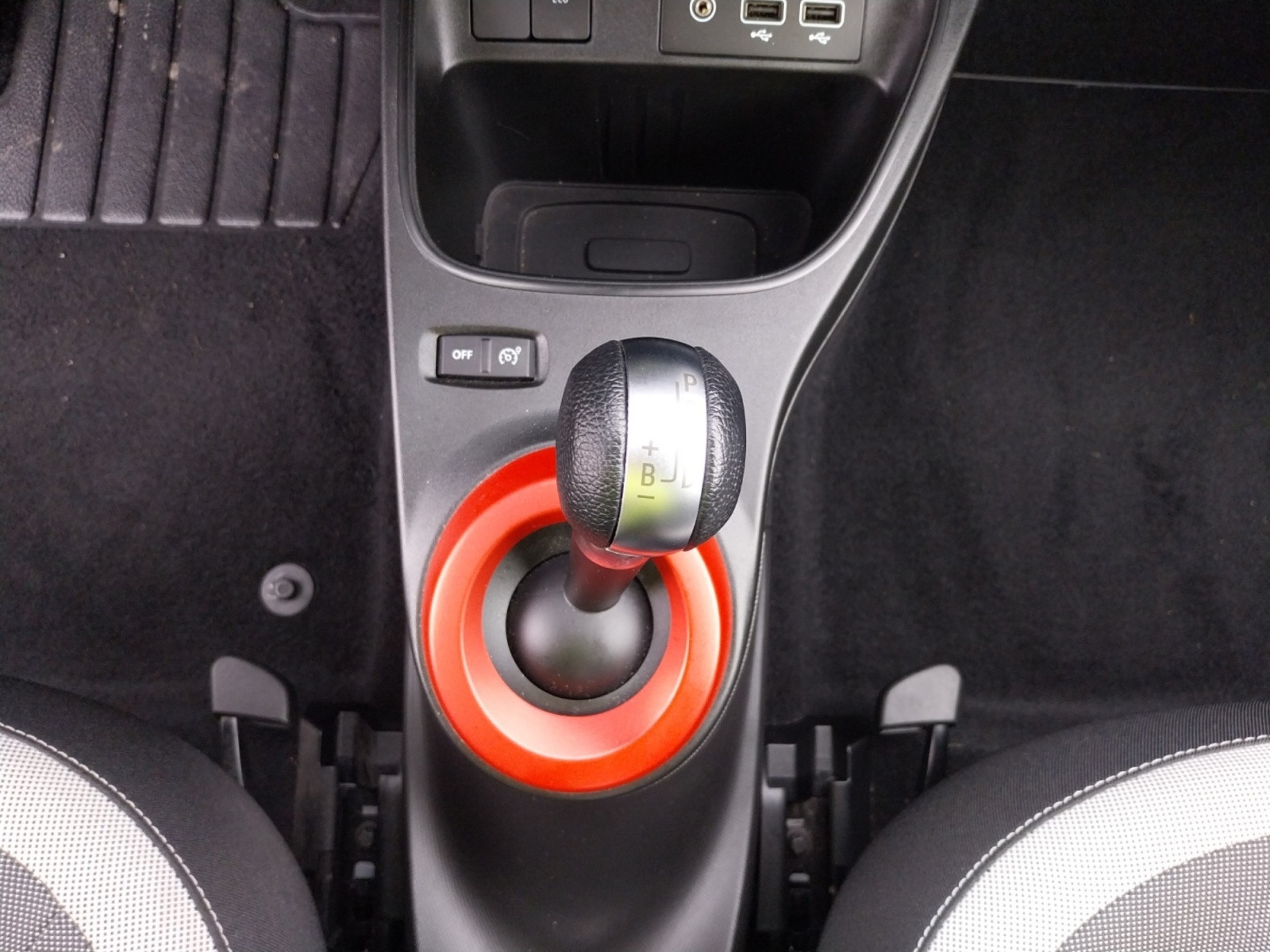 Vente en ligne Renault Twingo Electrique Twingo III E-Tech au prix de 13 990 €