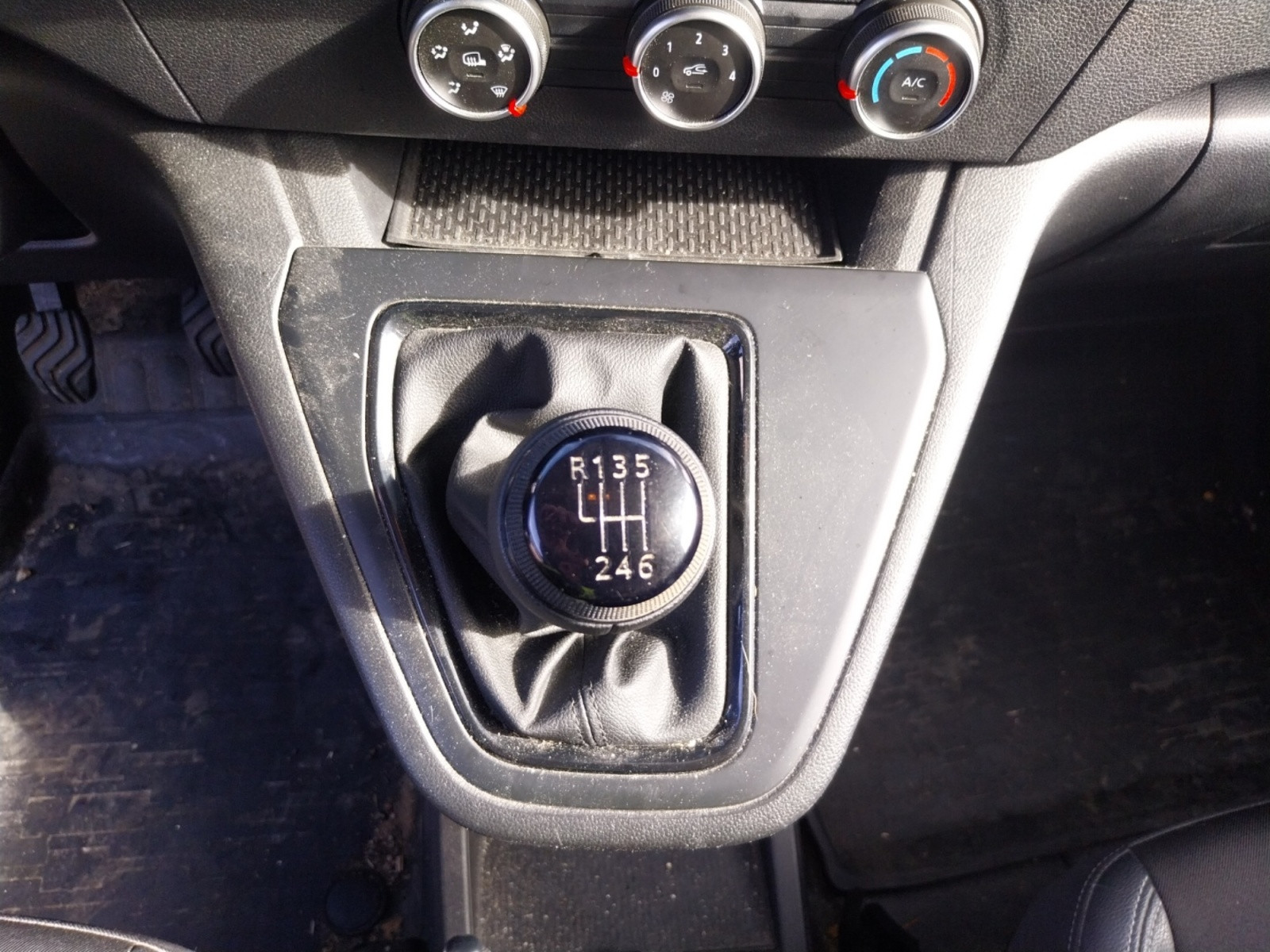 Vente en ligne Renault Kangoo Van  BLUE DCI 95 au prix de 14 990 €