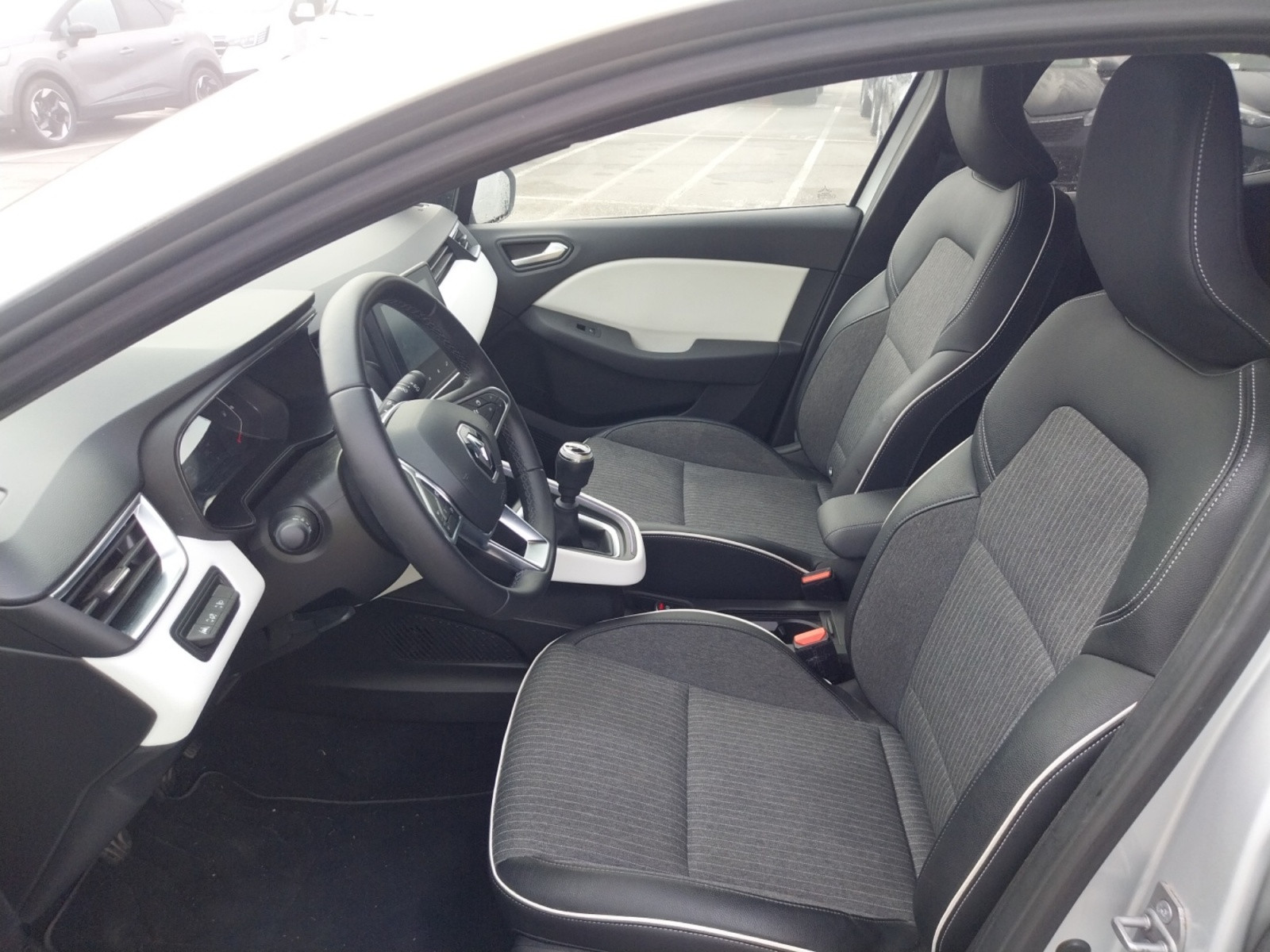 Vente en ligne Renault Clio 5 Clio TCe 90 au prix de 14 990 €