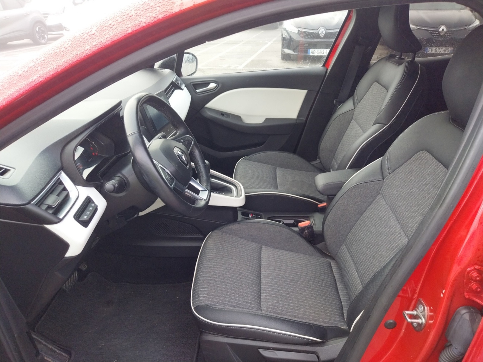 Vente en ligne Renault Clio 5 Clio E-Tech full hybrid 145 au prix de 17 490 €