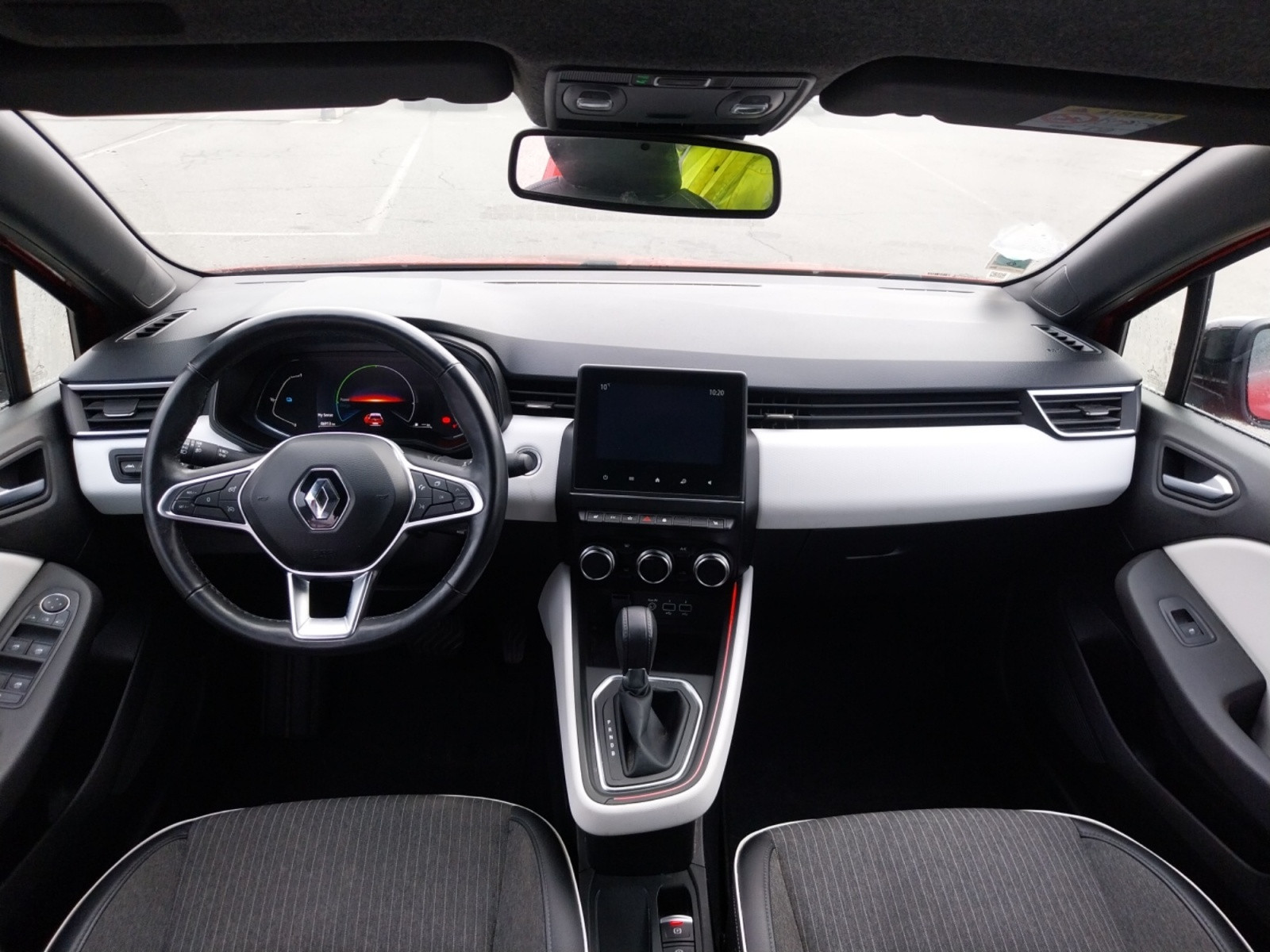 Vente en ligne Renault Clio 5 Clio E-Tech full hybrid 145 au prix de 17 490 €