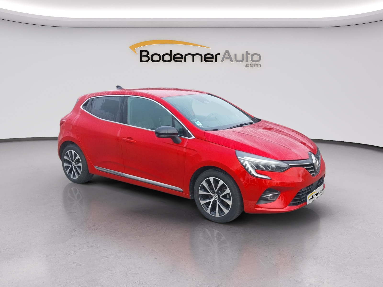 Vente en ligne Renault Clio 5 Clio E-Tech full hybrid 145 au prix de 17 490 €