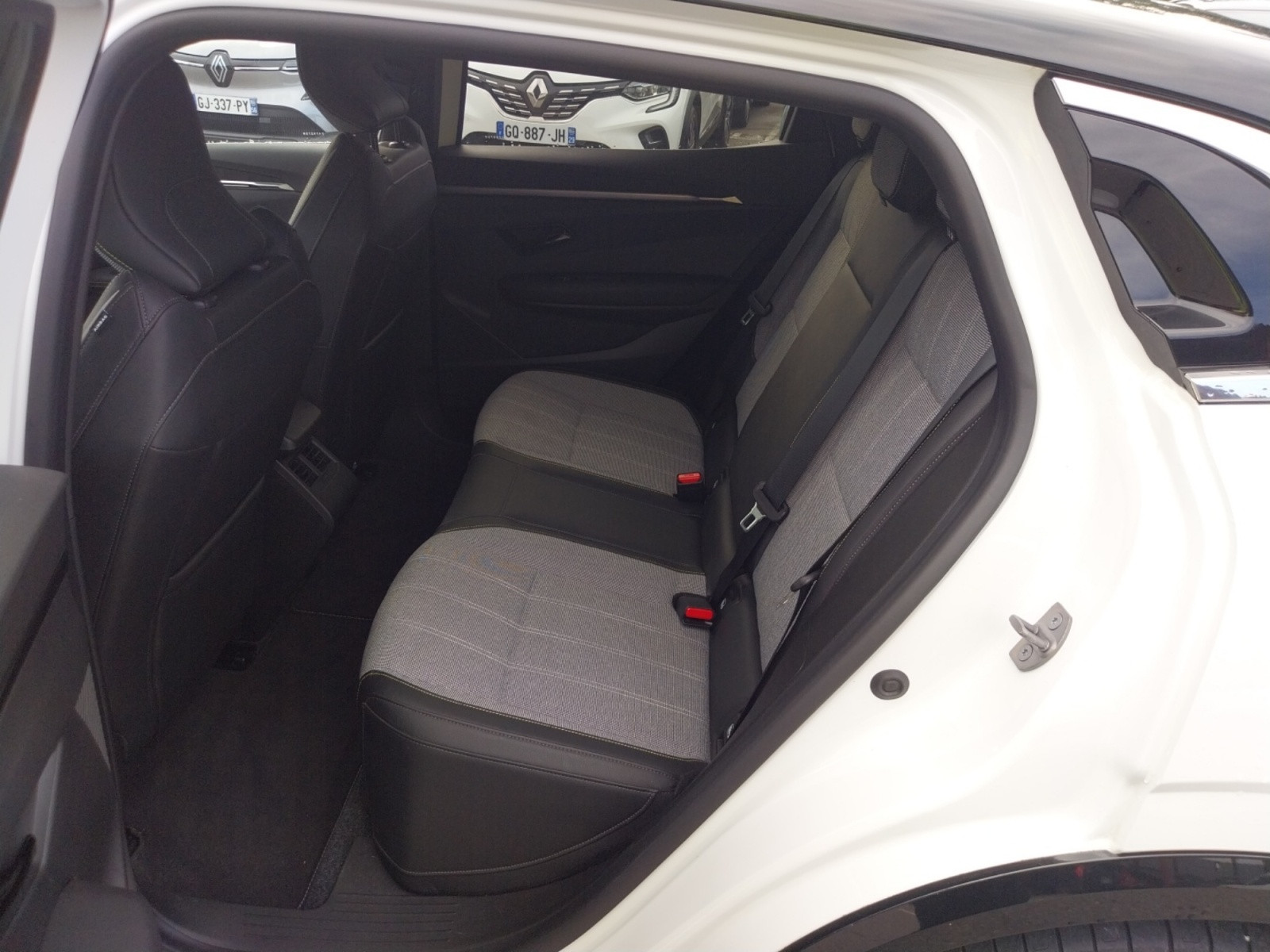 Vente en ligne Renault Megane E-Tech  EV60 220 ch super charge au prix de 27 750 €