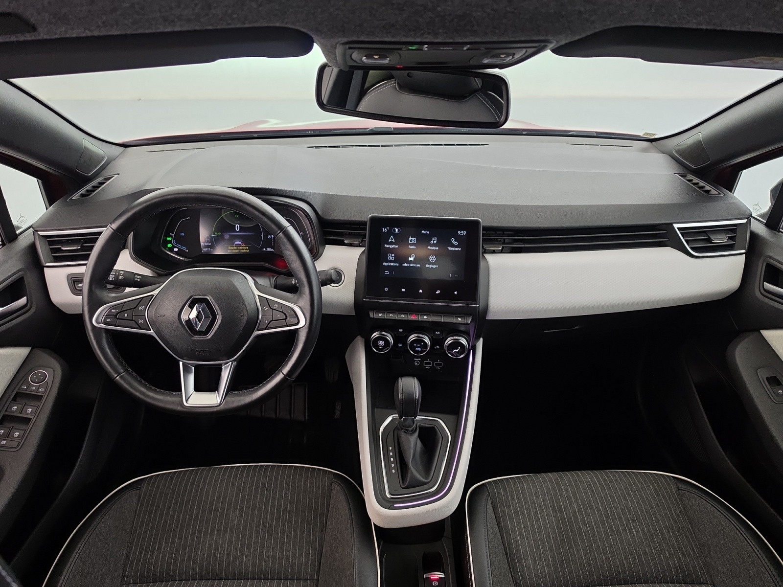 Vente en ligne Renault Clio 5 Clio E-Tech full hybrid 145 au prix de 17 490 €
