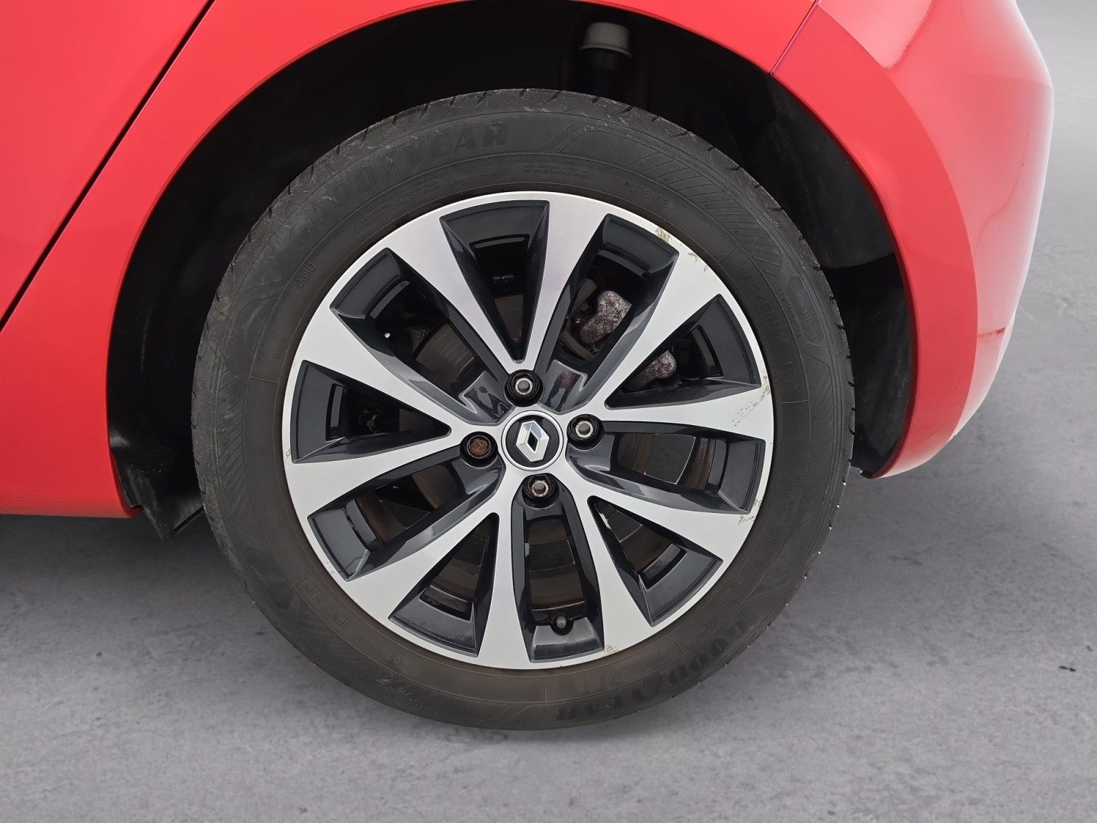 Vente en ligne Renault Clio 5 Clio E-Tech full hybrid 145 au prix de 17 490 €