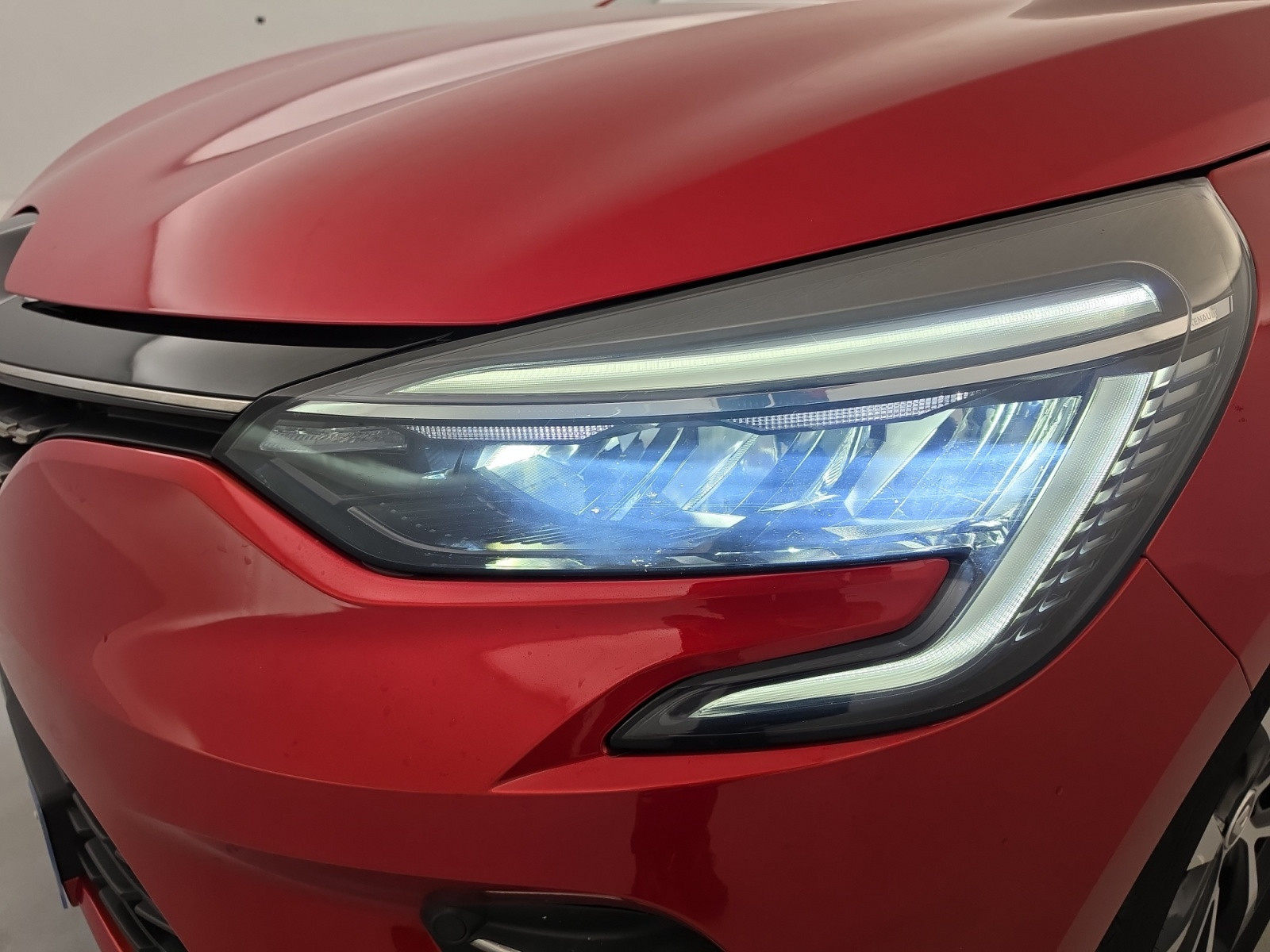 Vente en ligne Renault Clio 5 Clio E-Tech full hybrid 145 au prix de 17 490 €