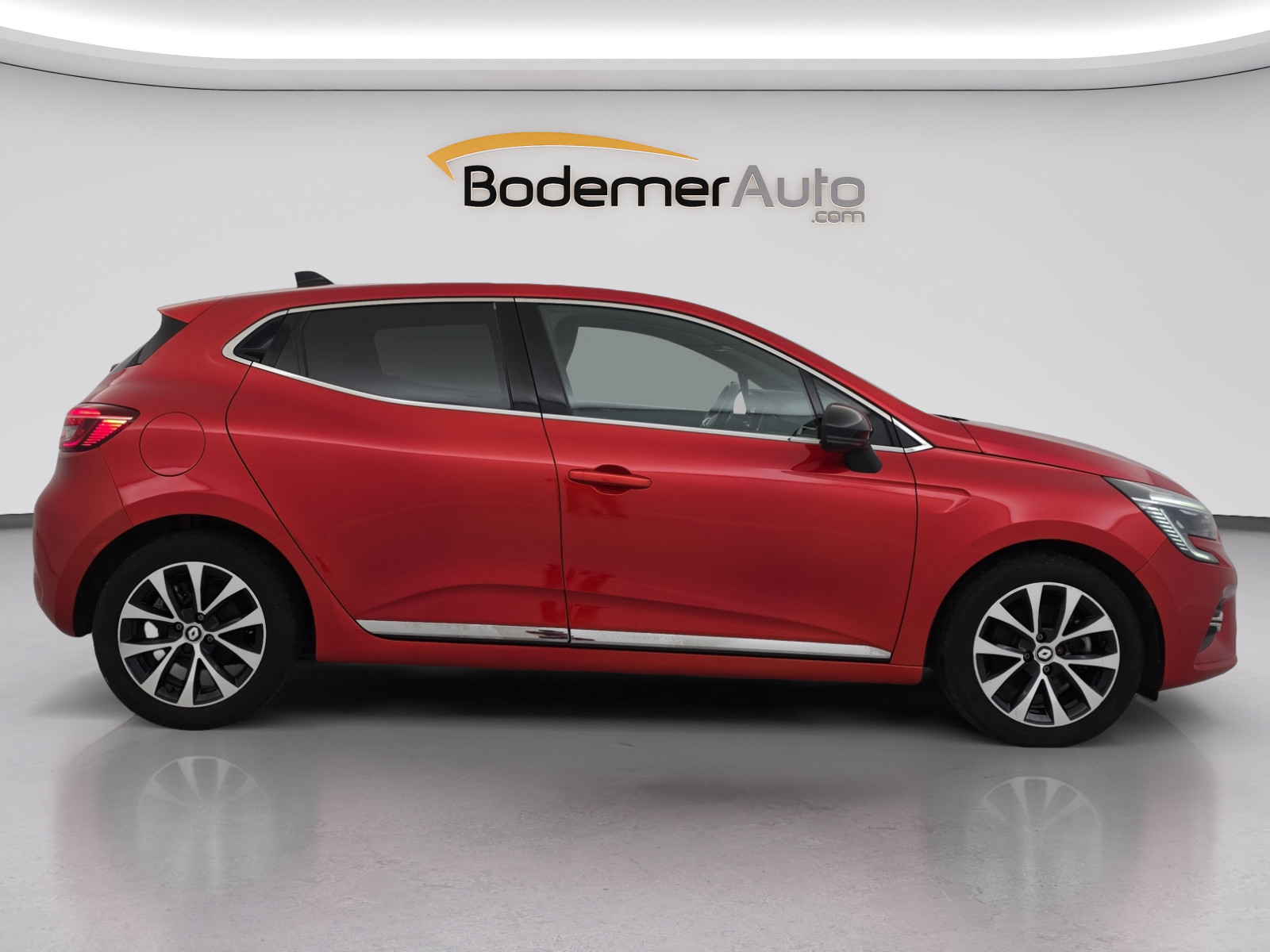 Vente en ligne Renault Clio 5 Clio E-Tech full hybrid 145 au prix de 17 490 €