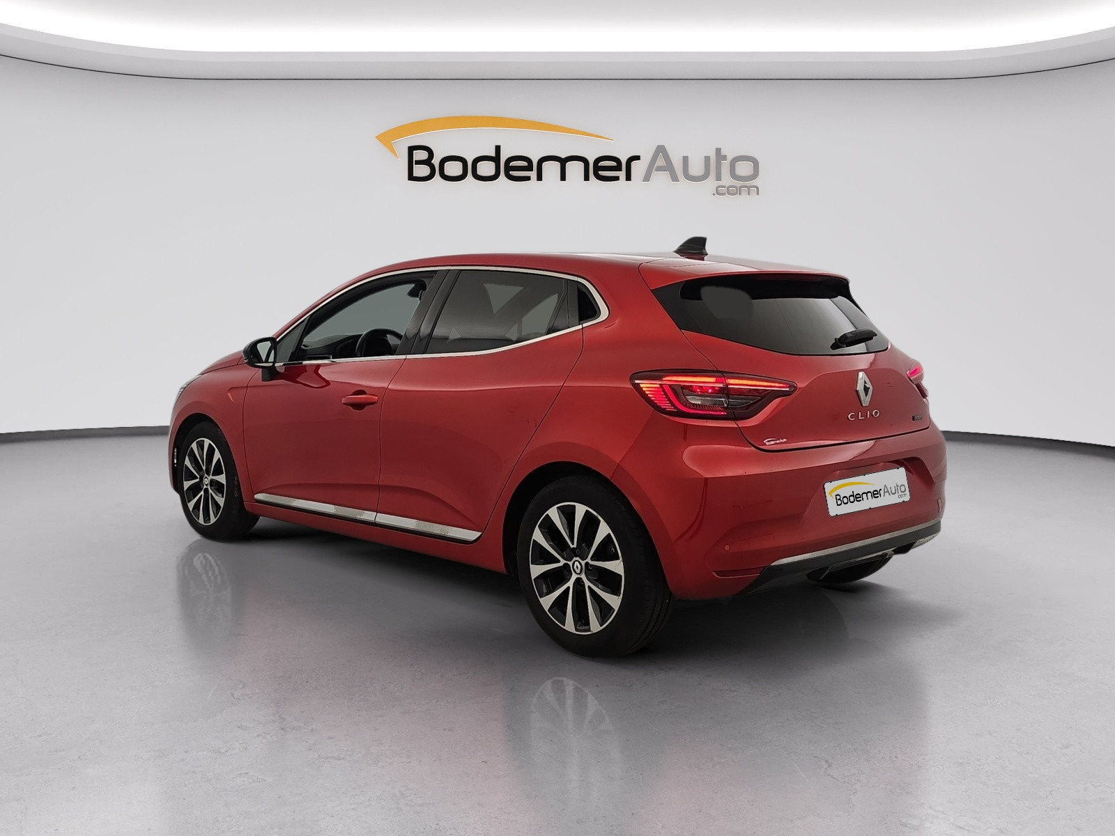 Vente en ligne Renault Clio 5 Clio E-Tech full hybrid 145 au prix de 17 490 €