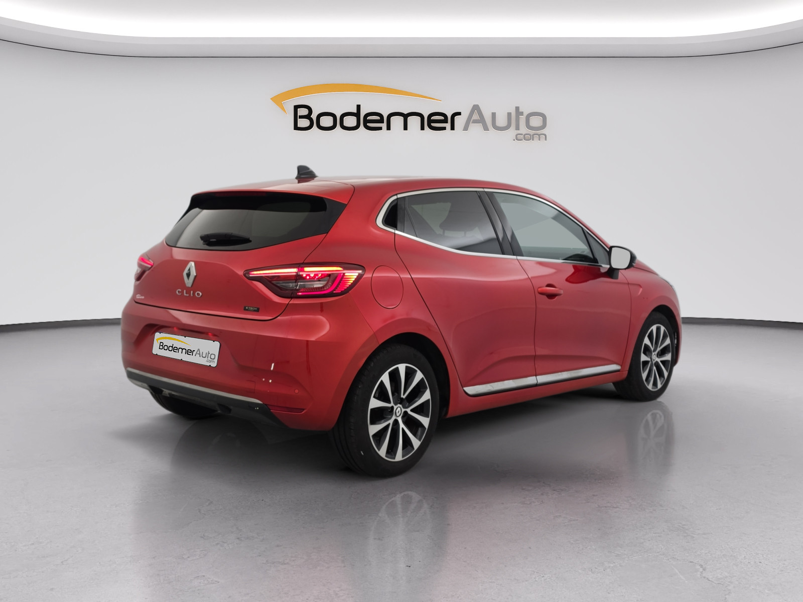 Vente en ligne Renault Clio 5 Clio E-Tech full hybrid 145 au prix de 17 490 €
