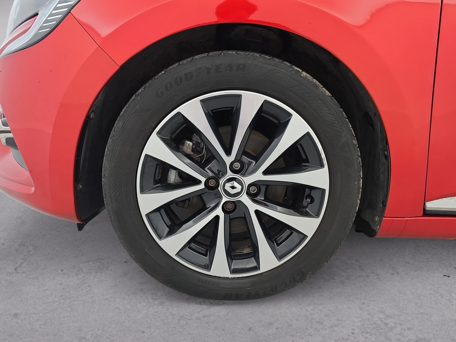 Vente en ligne Renault Clio 5 Clio E-Tech full hybrid 145 au prix de 17 490 €