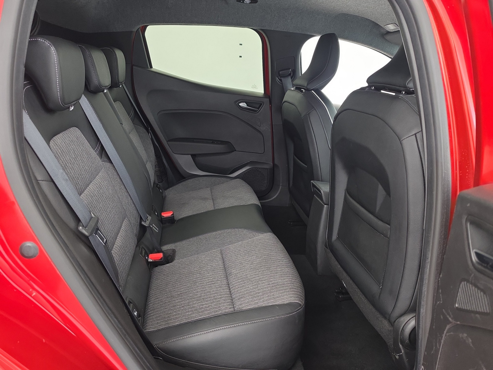 Vente en ligne Renault Clio 5 Clio E-Tech full hybrid 145 au prix de 17 490 €