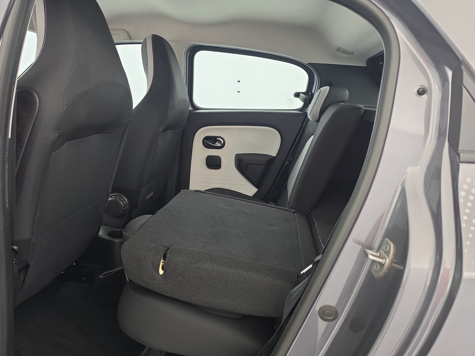 Vente en ligne Renault Twingo Electrique Twingo III E-Tech au prix de 13 990 €