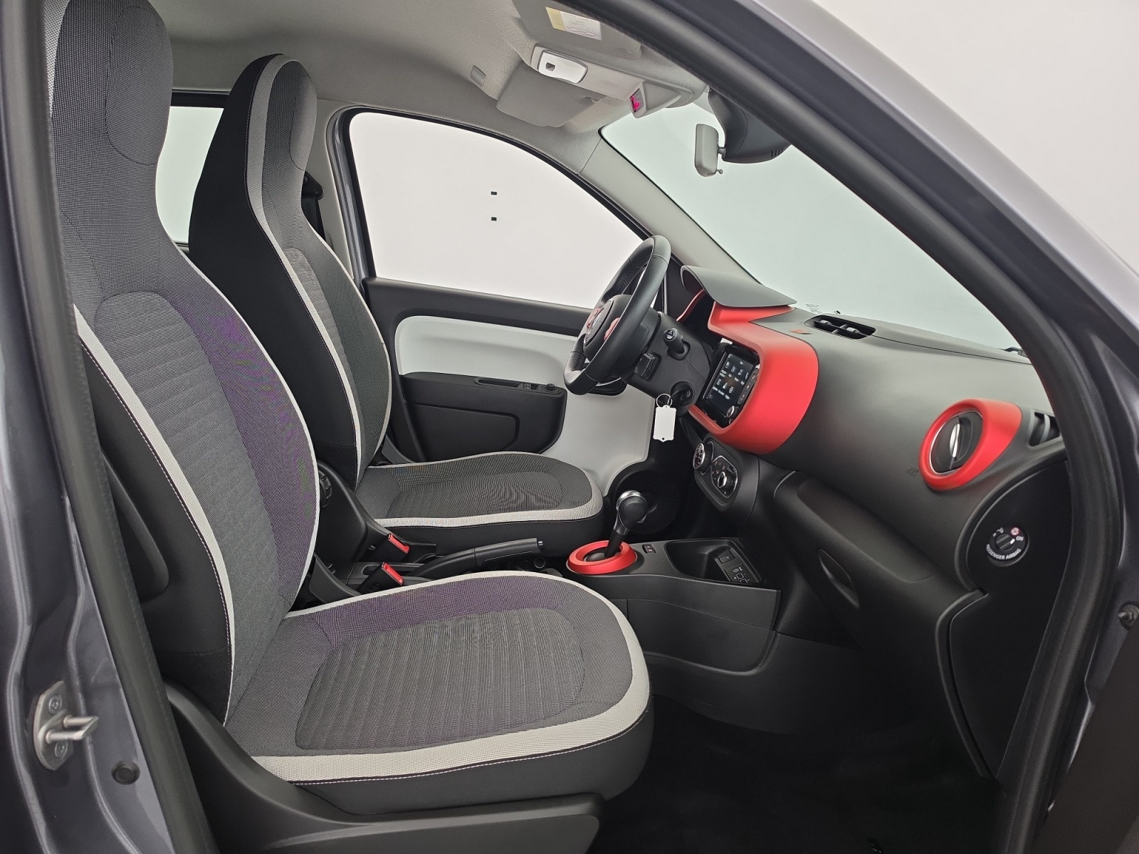 Vente en ligne Renault Twingo Electrique Twingo III E-Tech au prix de 13 990 €