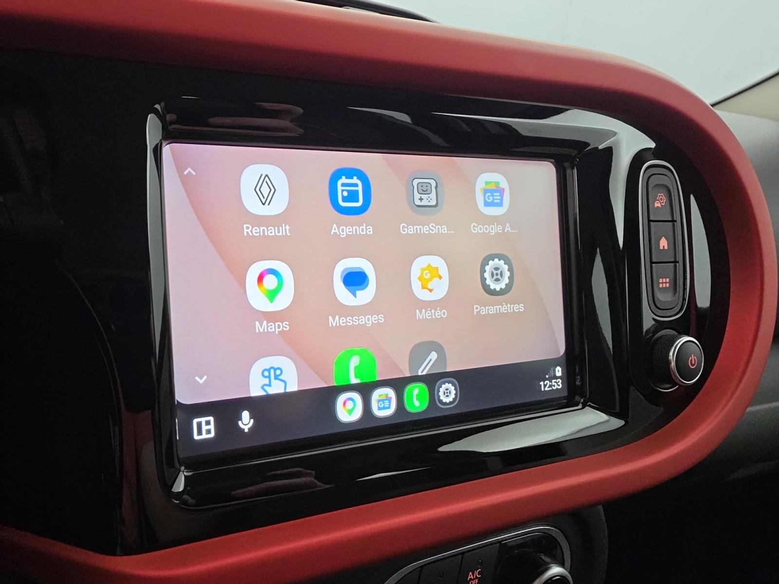 Vente en ligne Renault Twingo Electrique Twingo III E-Tech au prix de 13 990 €