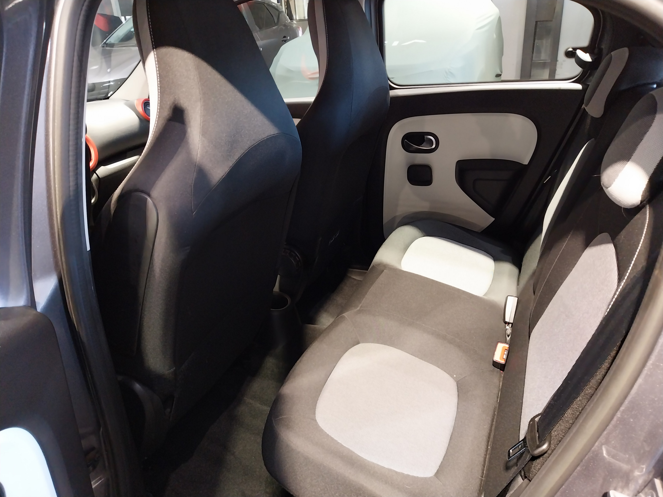 Vente en ligne Renault Twingo Electrique Twingo III E-Tech au prix de 13 990 €