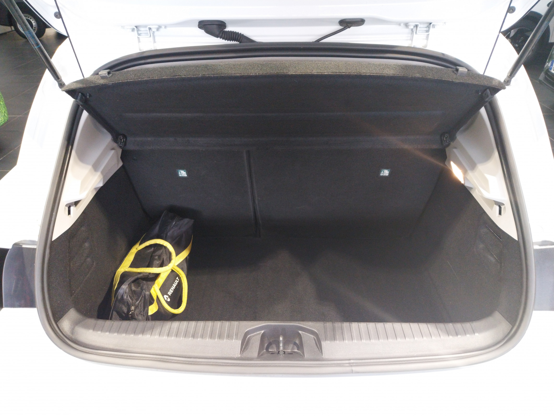Vente en ligne Renault Clio 5 Clio TCe 90 au prix de 13 990 €